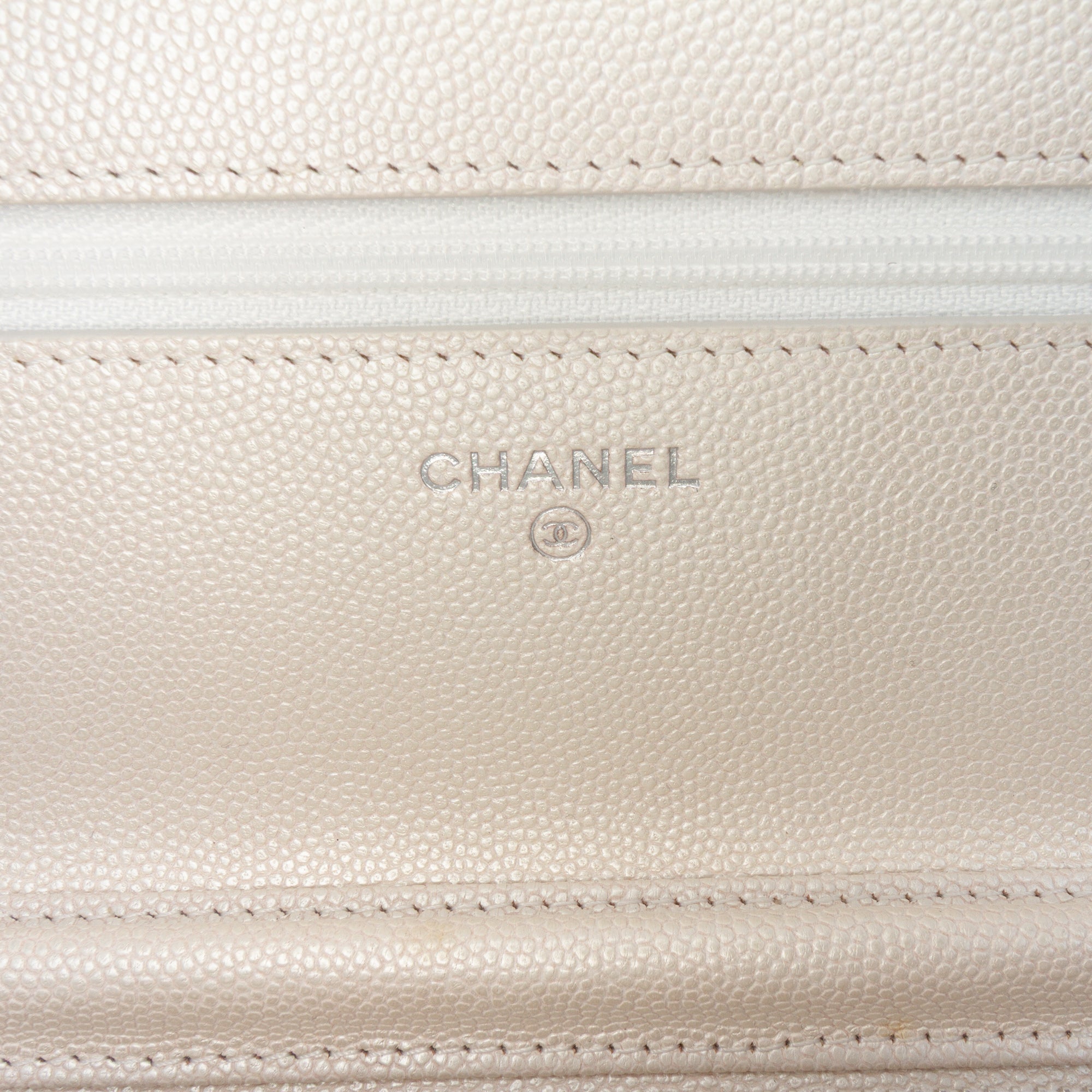 Quilted Caviar Golden Class Wallet On Chain