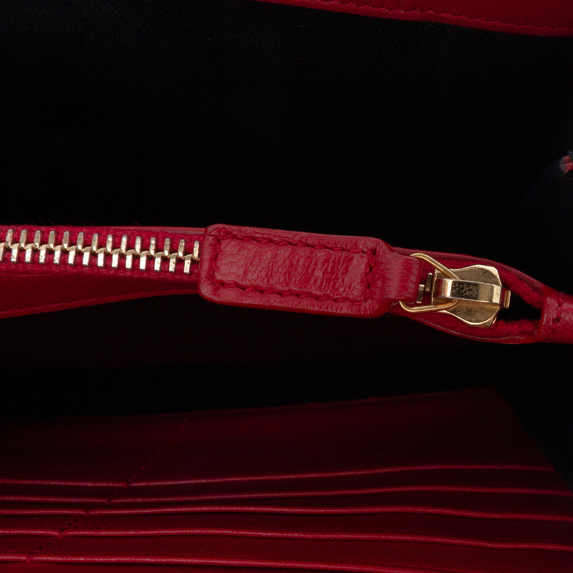 Matelasse Patent Monogram Vicky Chain Wallet