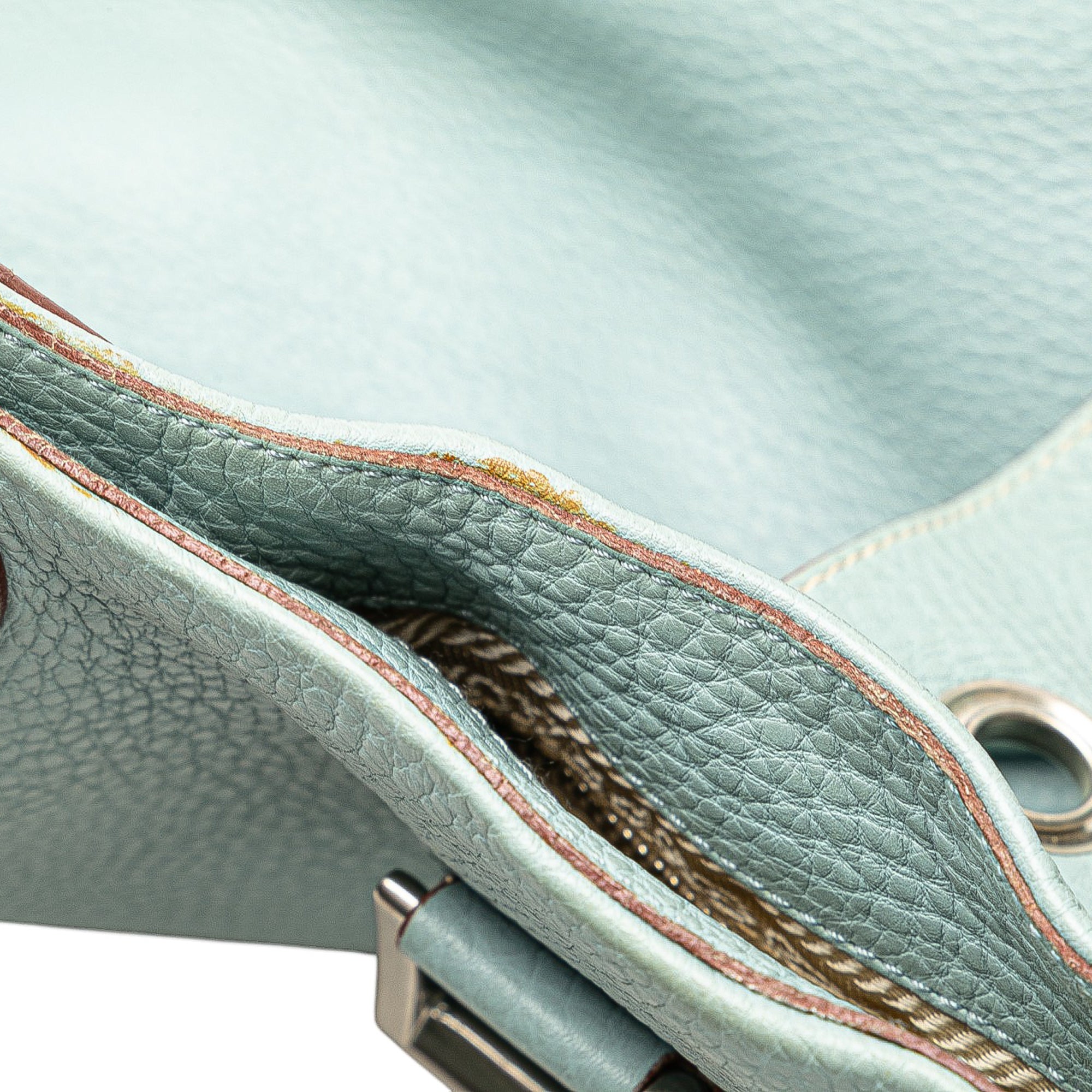 Vitello Daino Shoulder Bag