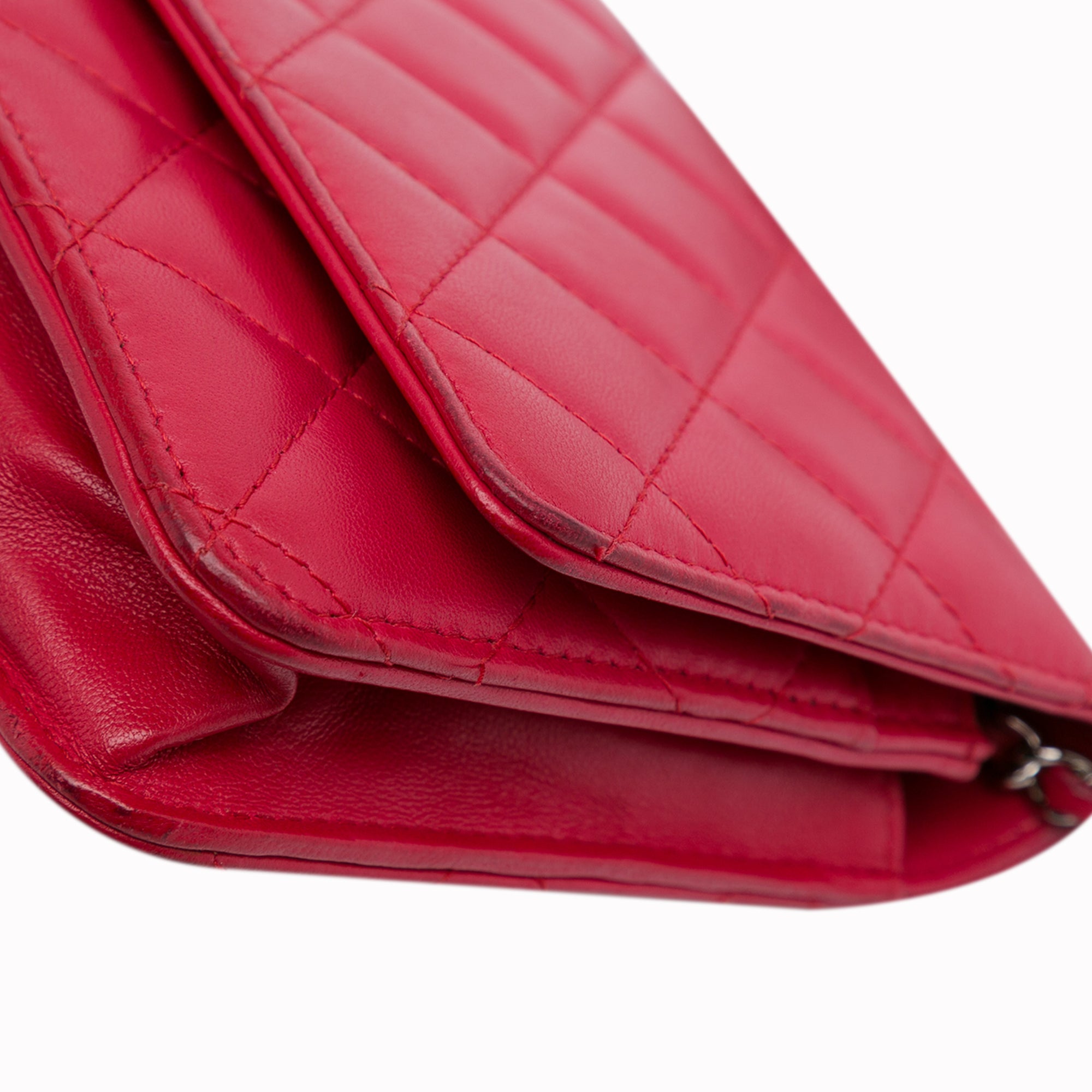 Classic Lambskin Wallet on Chain