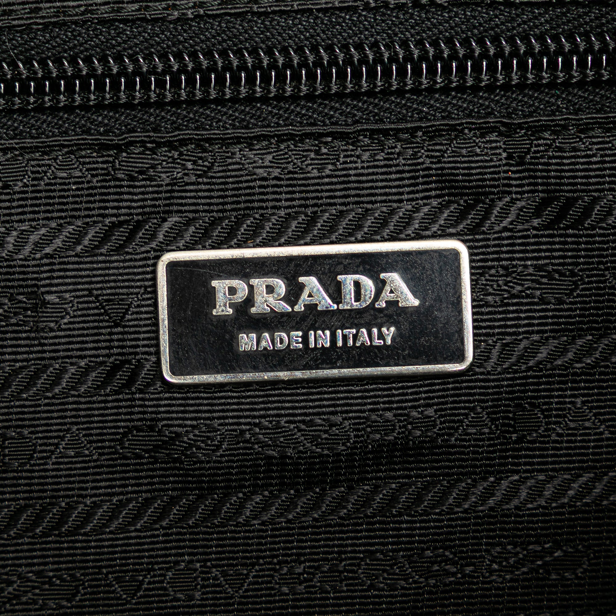 Tessuto Zip Top Crossbody