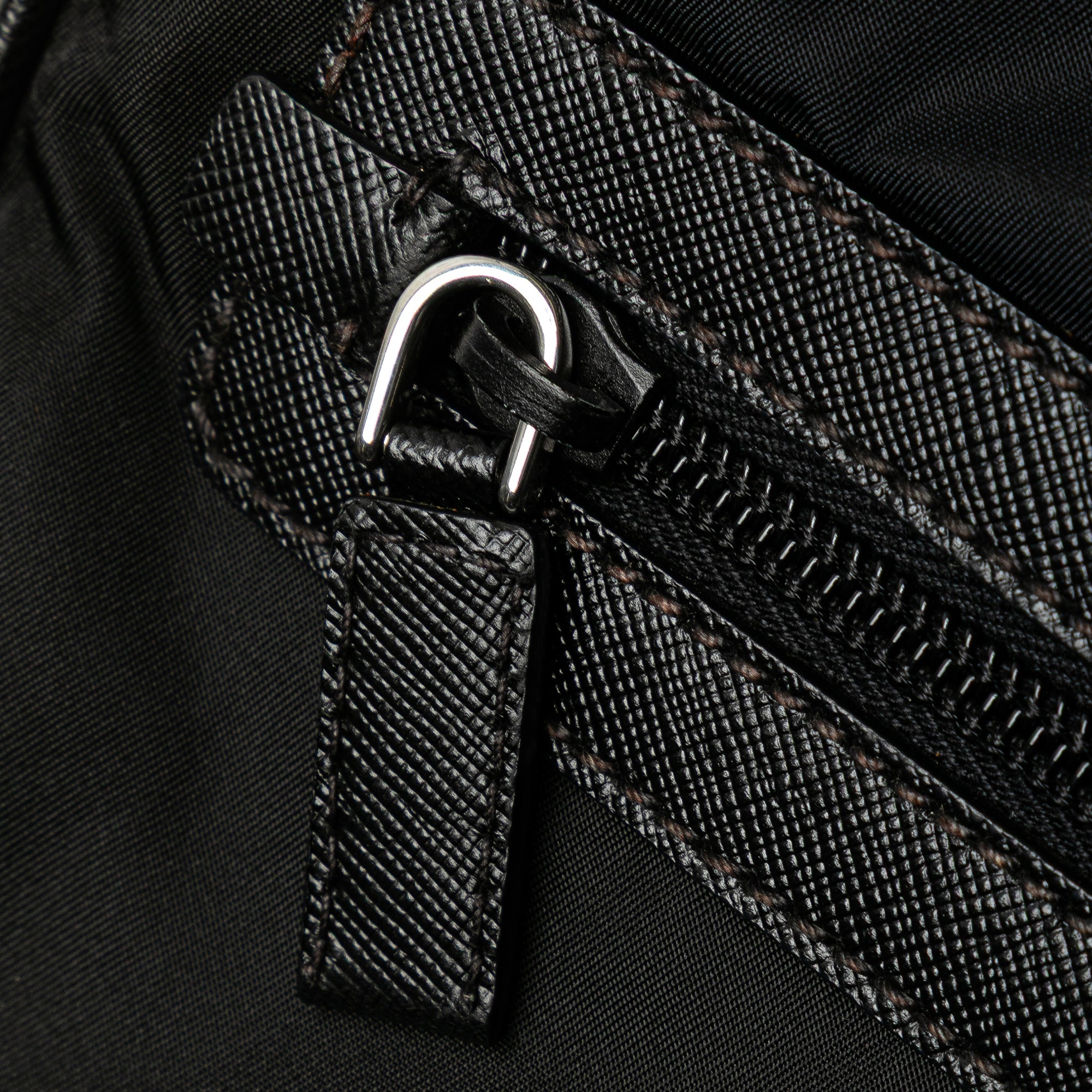 Tessuto Zip Top Crossbody