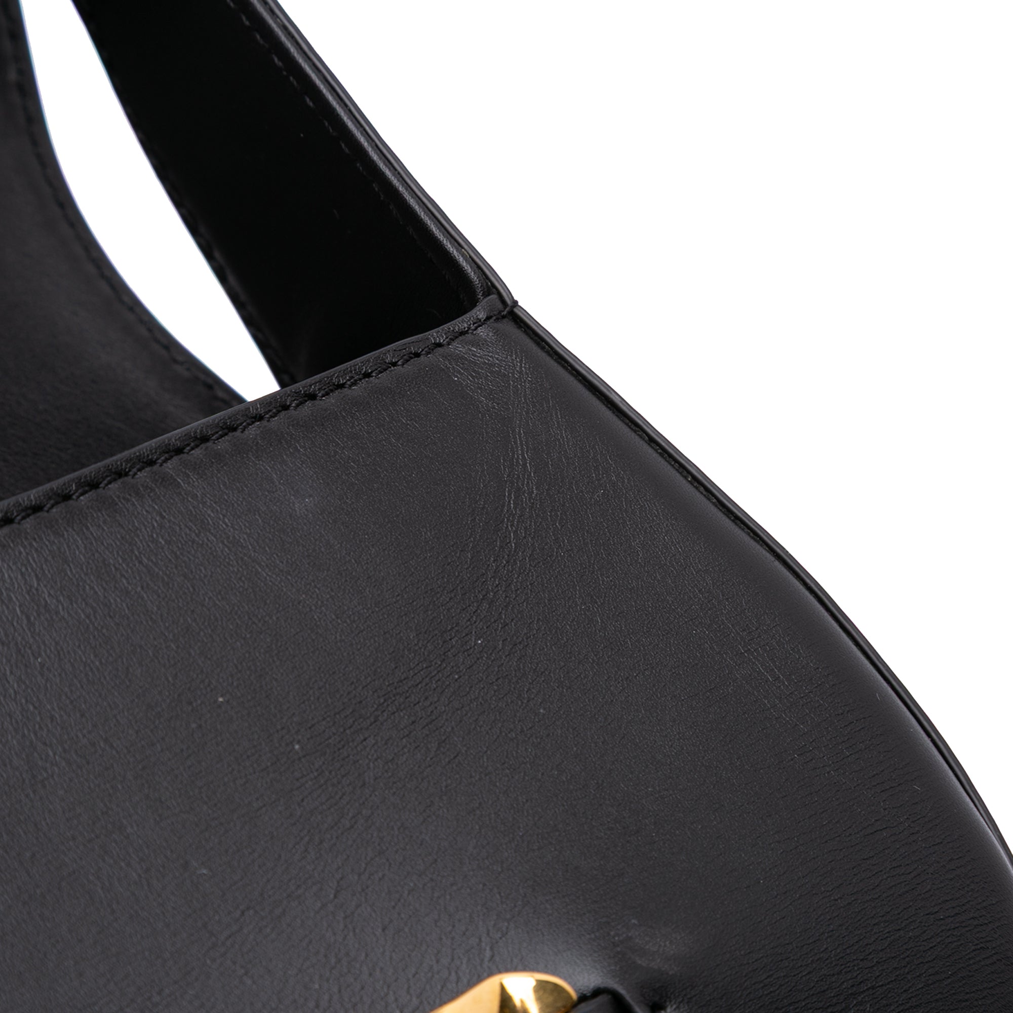 Medium Leather Vlogo Chain Shoulder Bag