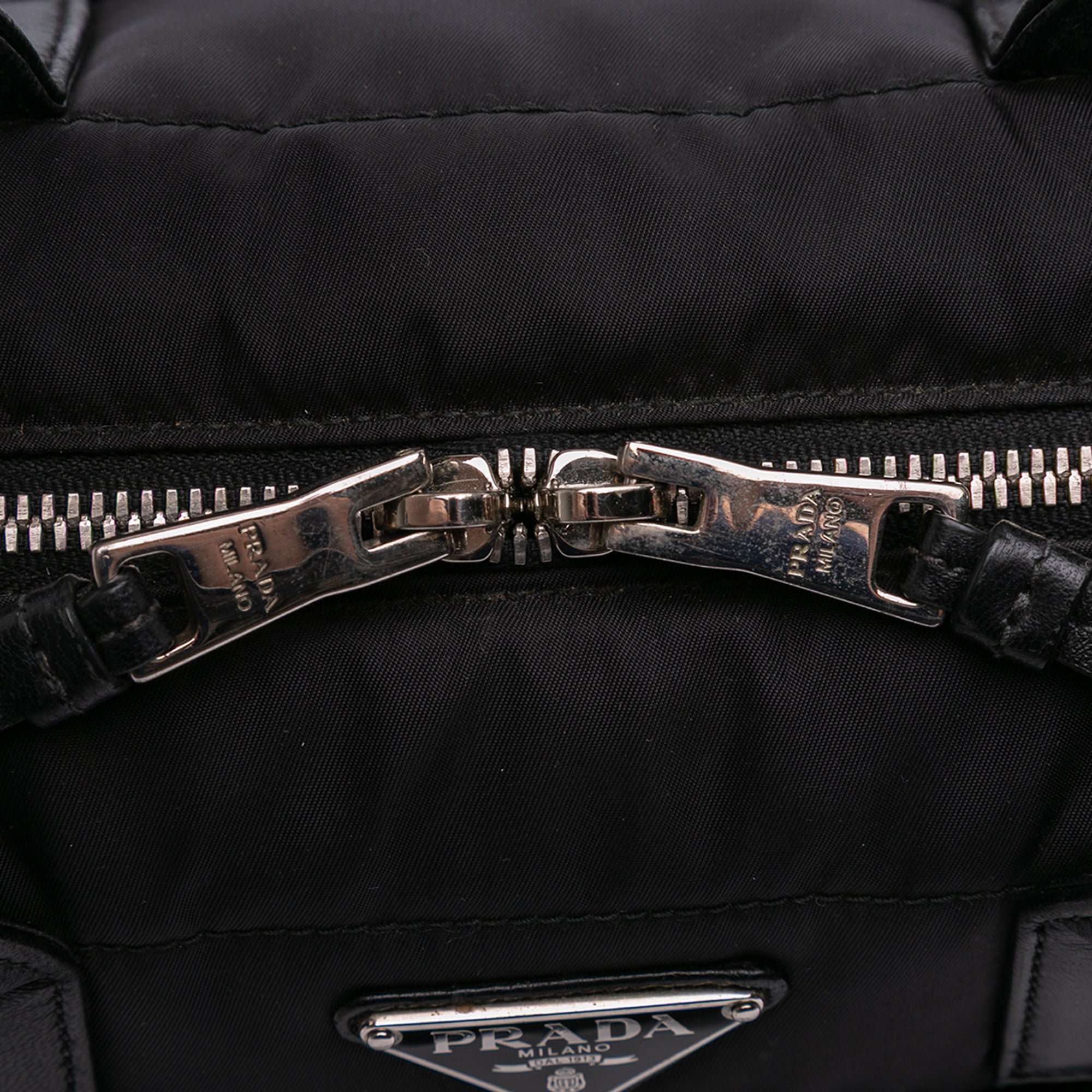 Tessuto Bomber Satchel