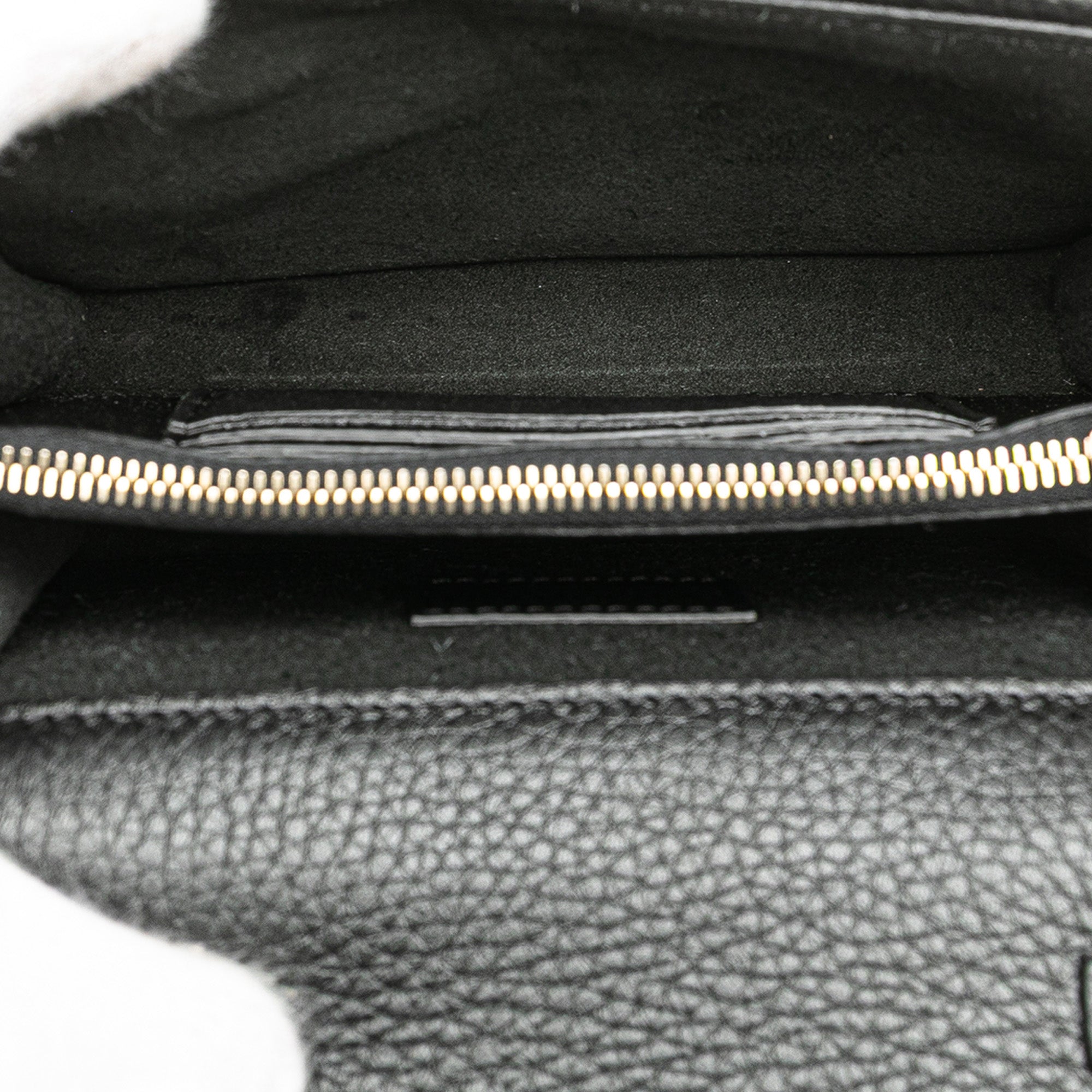 Pebbled Calfskin Rockstud Chain Wallet