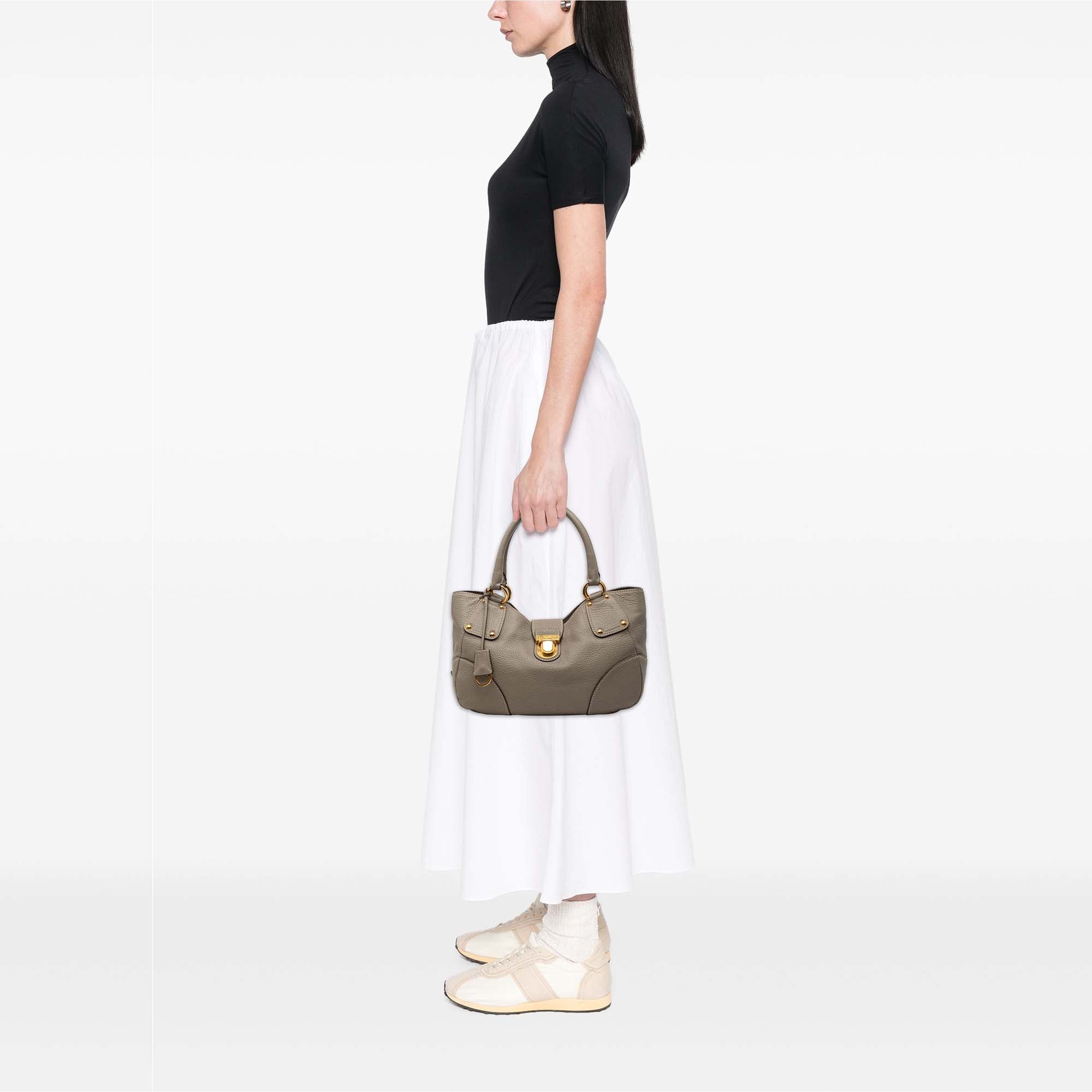 Vitello Daino Shoulder Bag