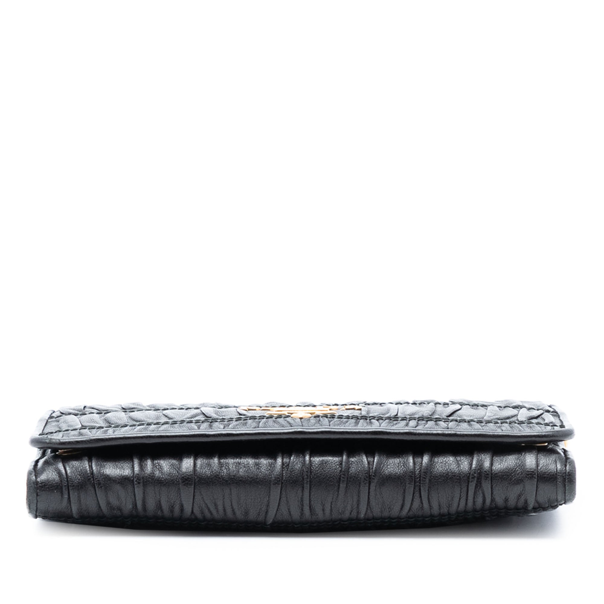 Nappa Gaufre Wallet On Chain