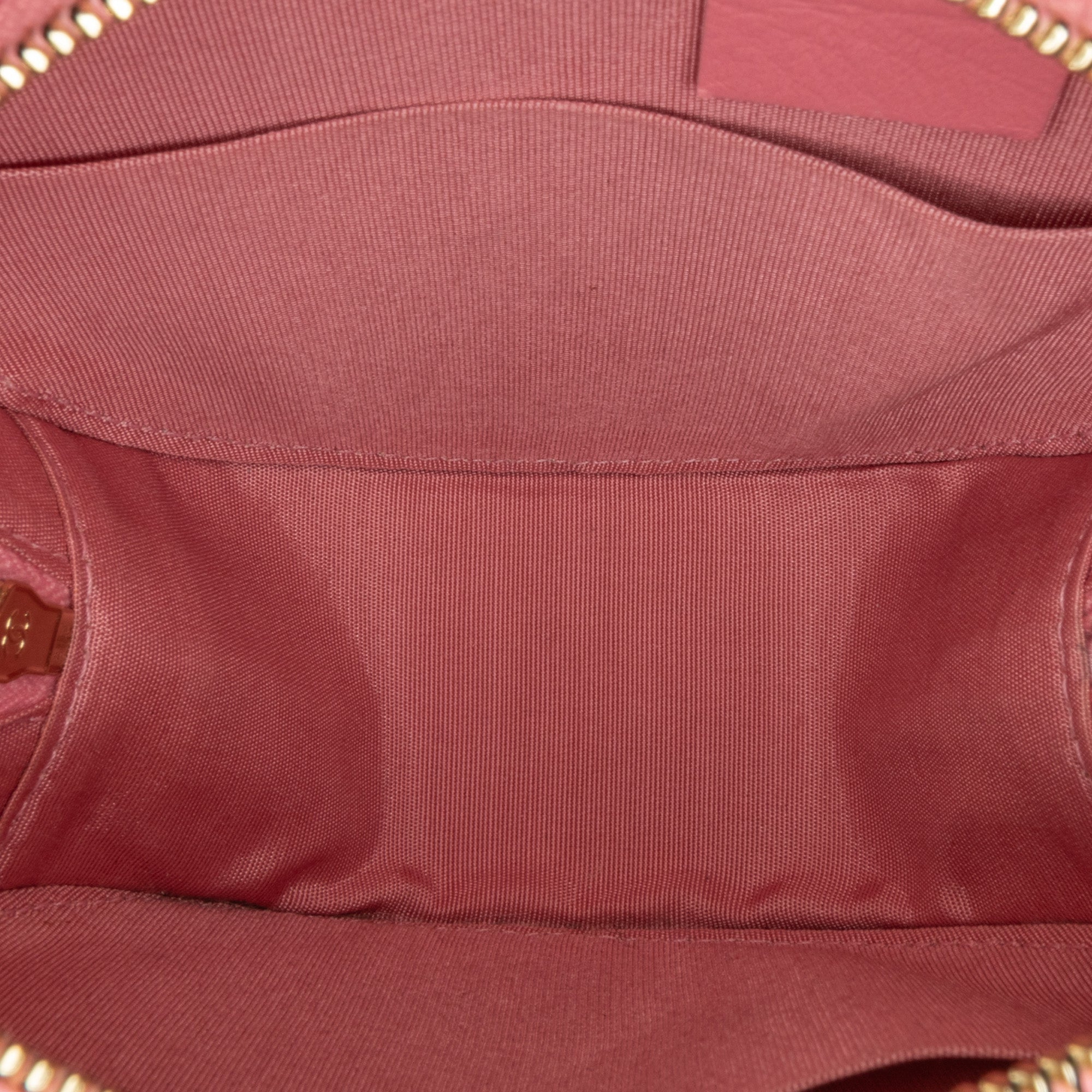 CC Quilted Lambskin Pearl Crush Round Clutch with Chain