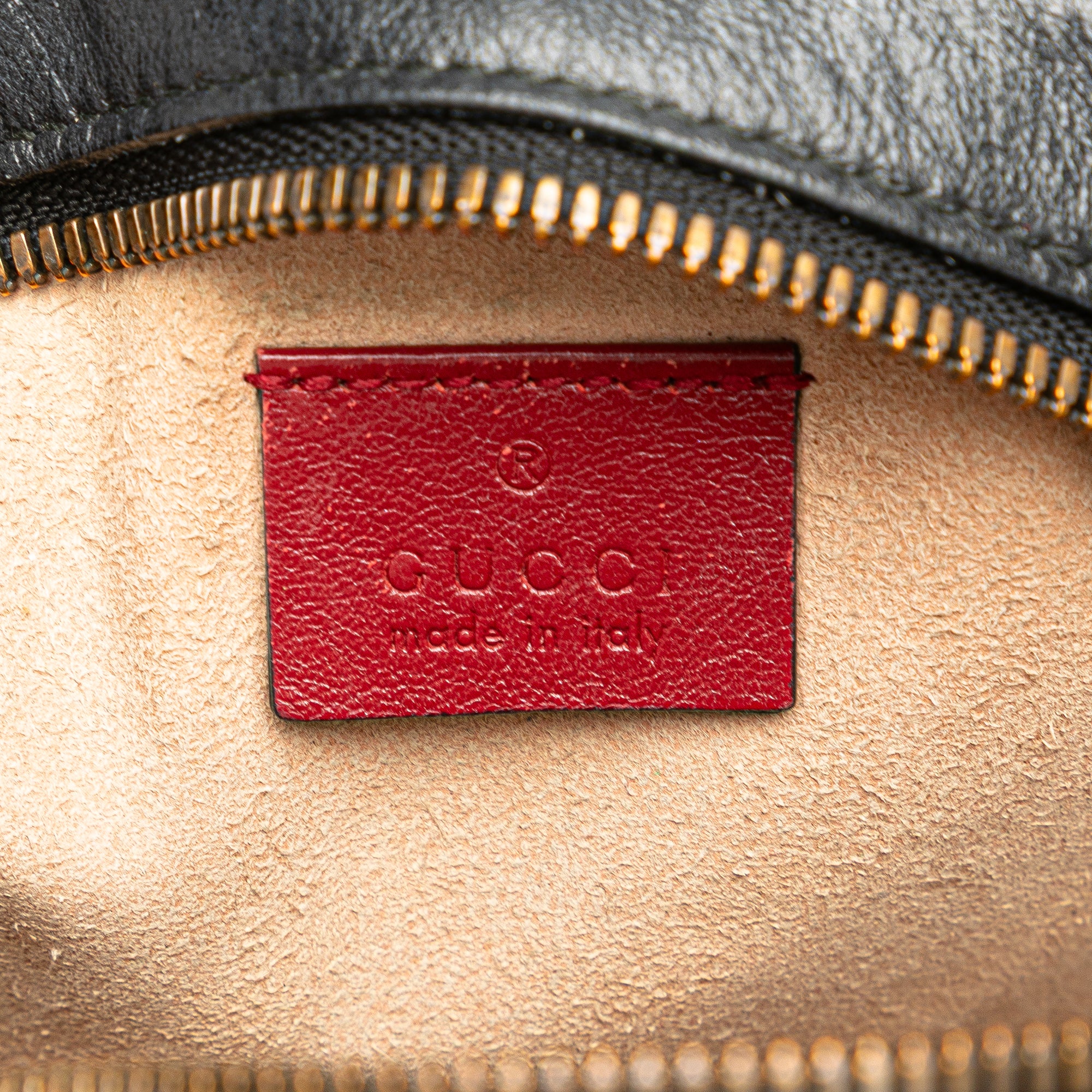 Mini GG Marmont Matelasse Leather Torchon Round Crossbody