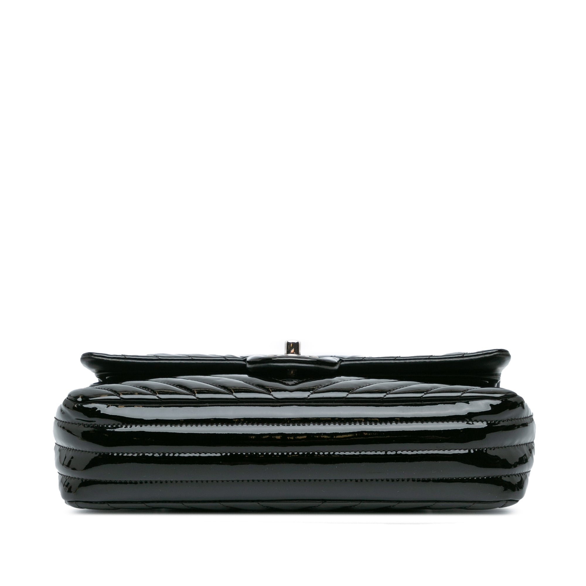 Medium Classic Chevron Patent Double Flap