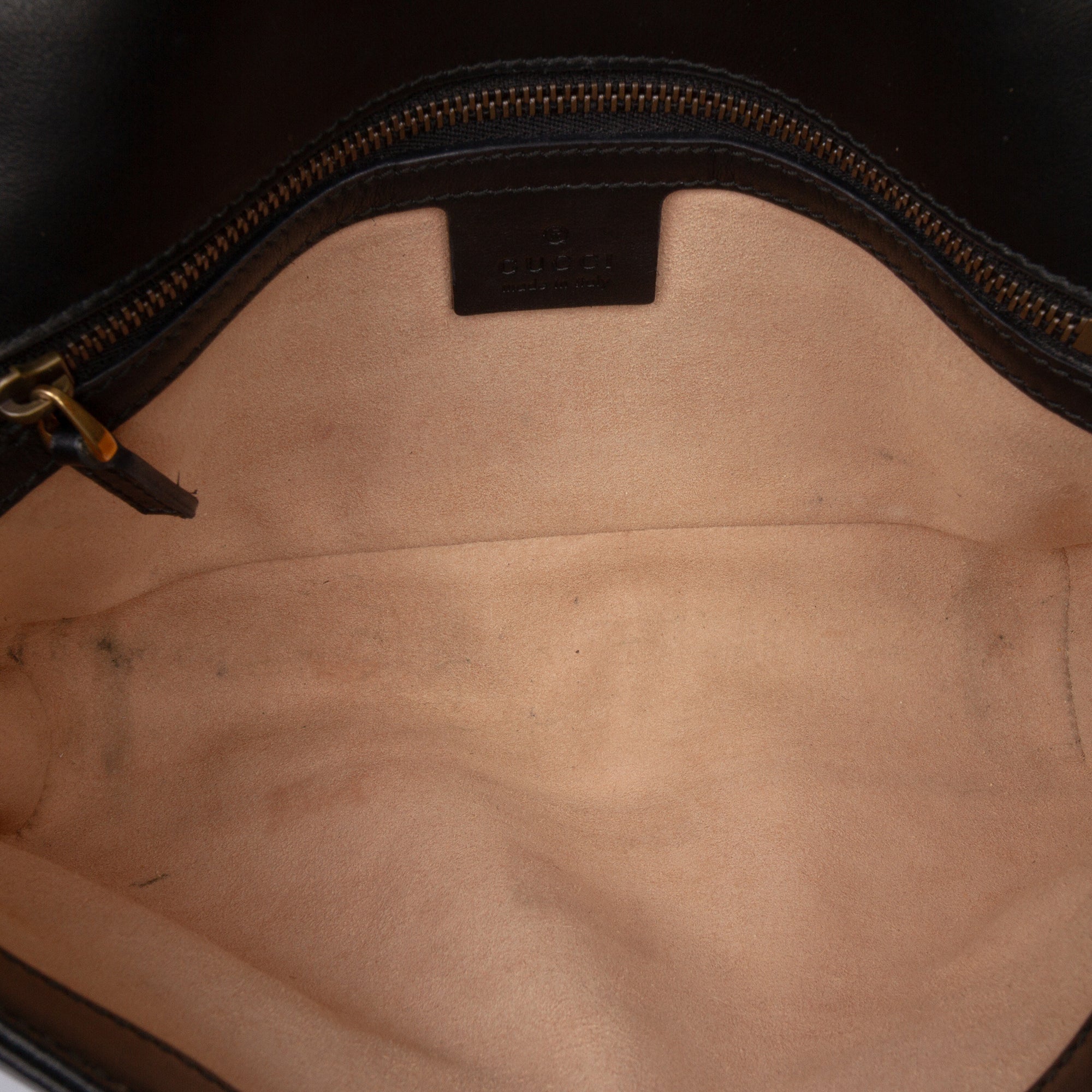 Medium GG Marmont Matelasse Leather Shoulder Bag
