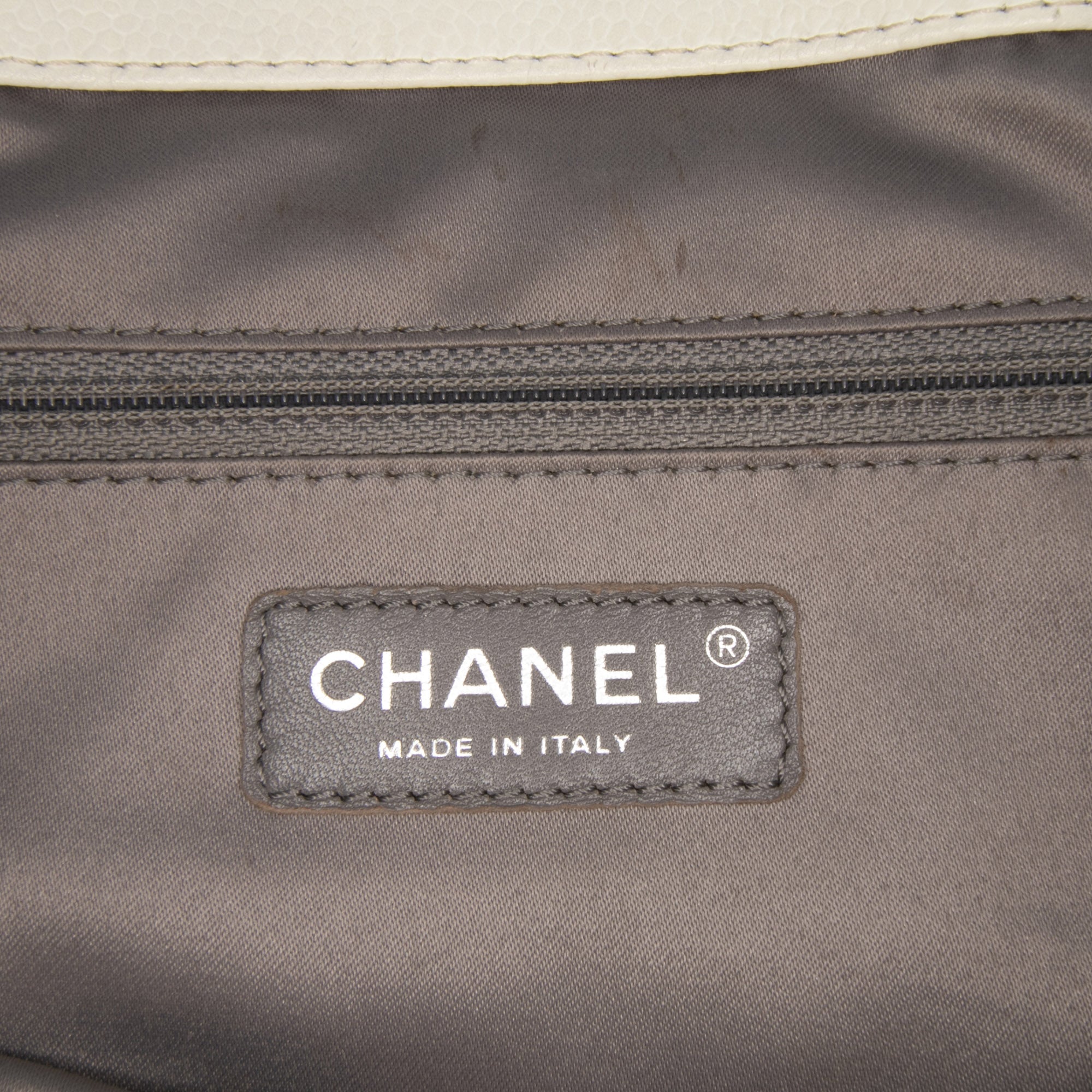Caviar Grand Shopping Tote XL