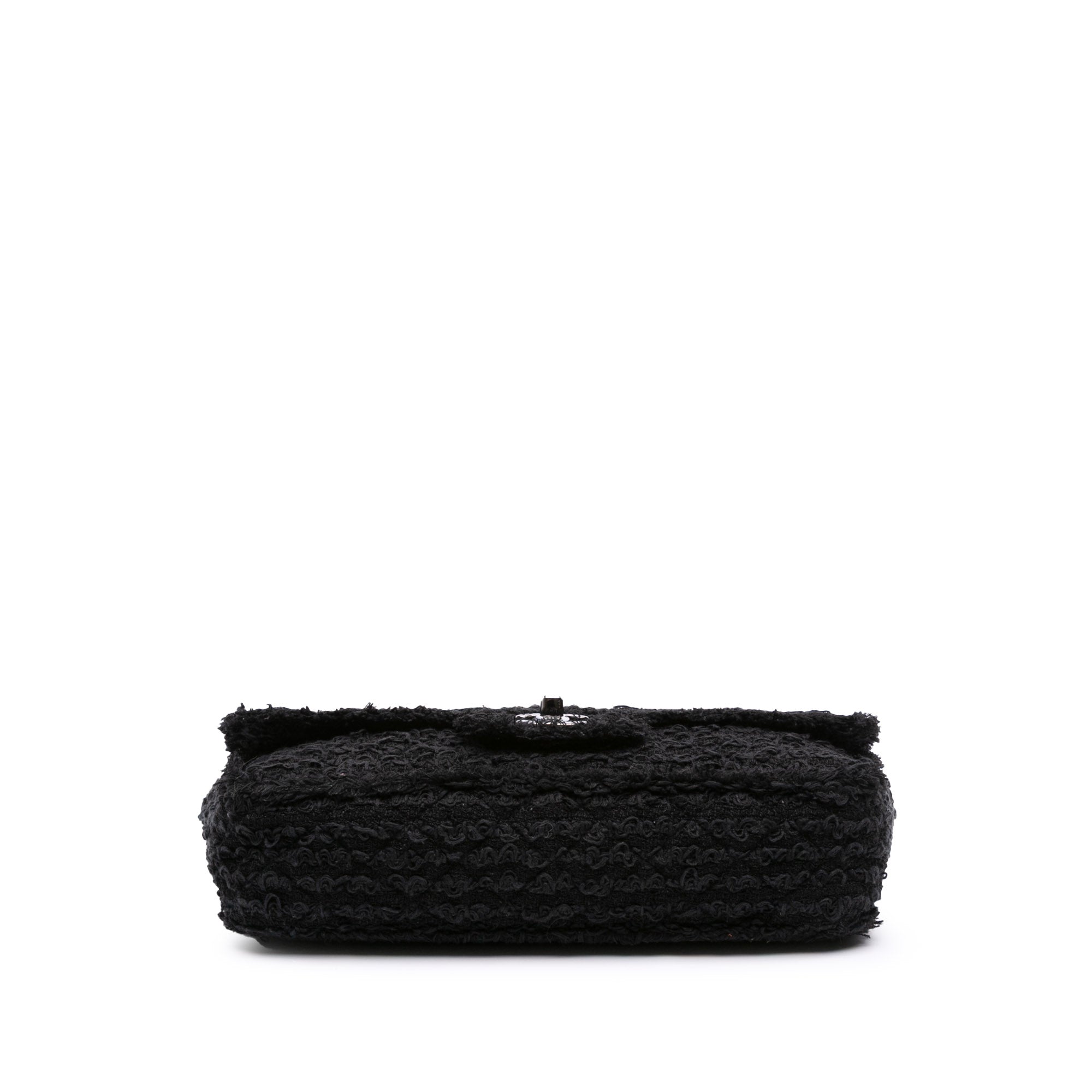Medium Classic Tweed Single Flap