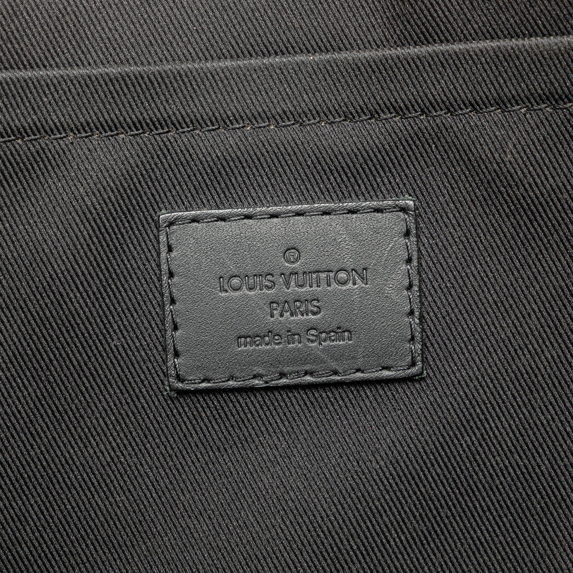 Monogram Shadow Discovery Pochette