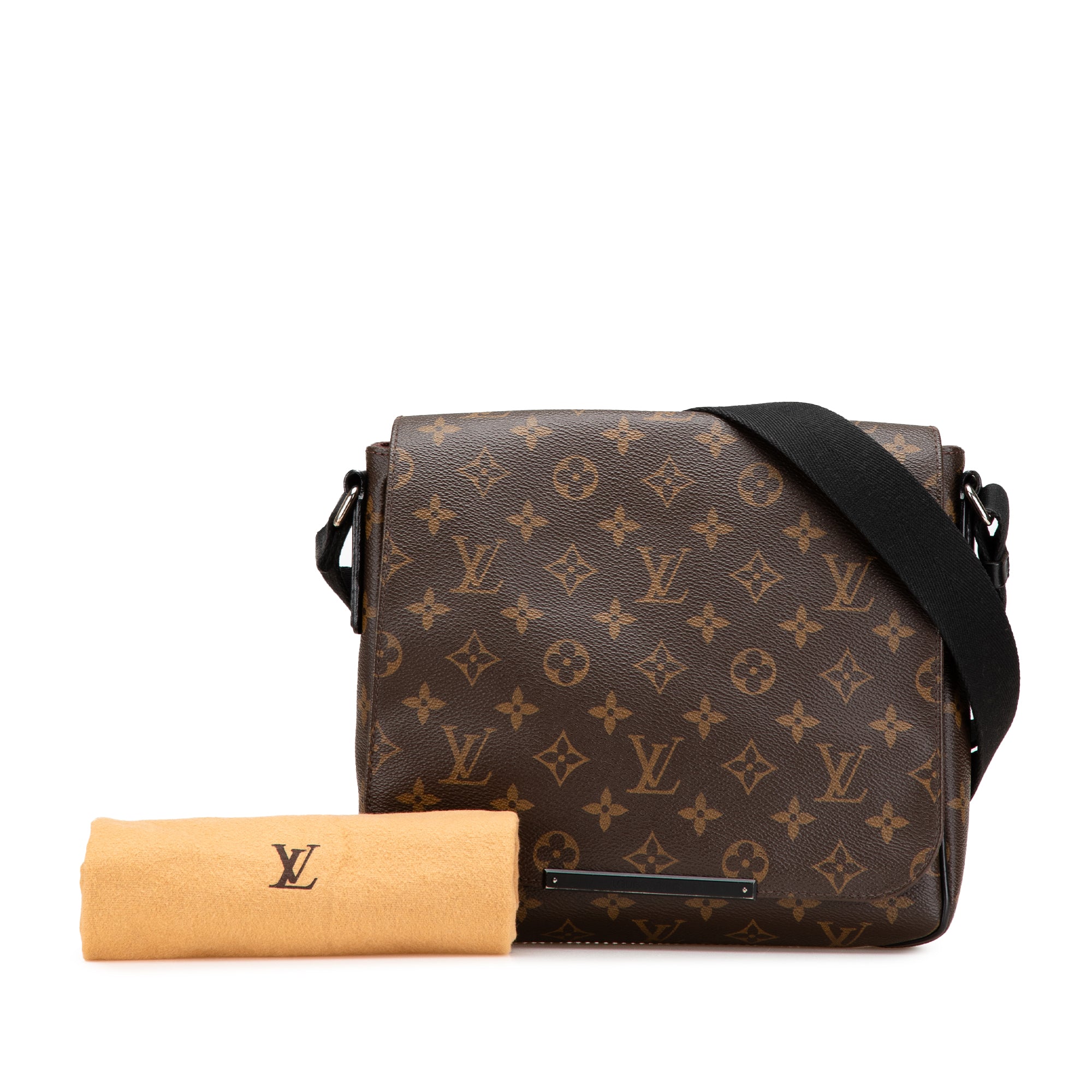 Monogram Macassar District PM