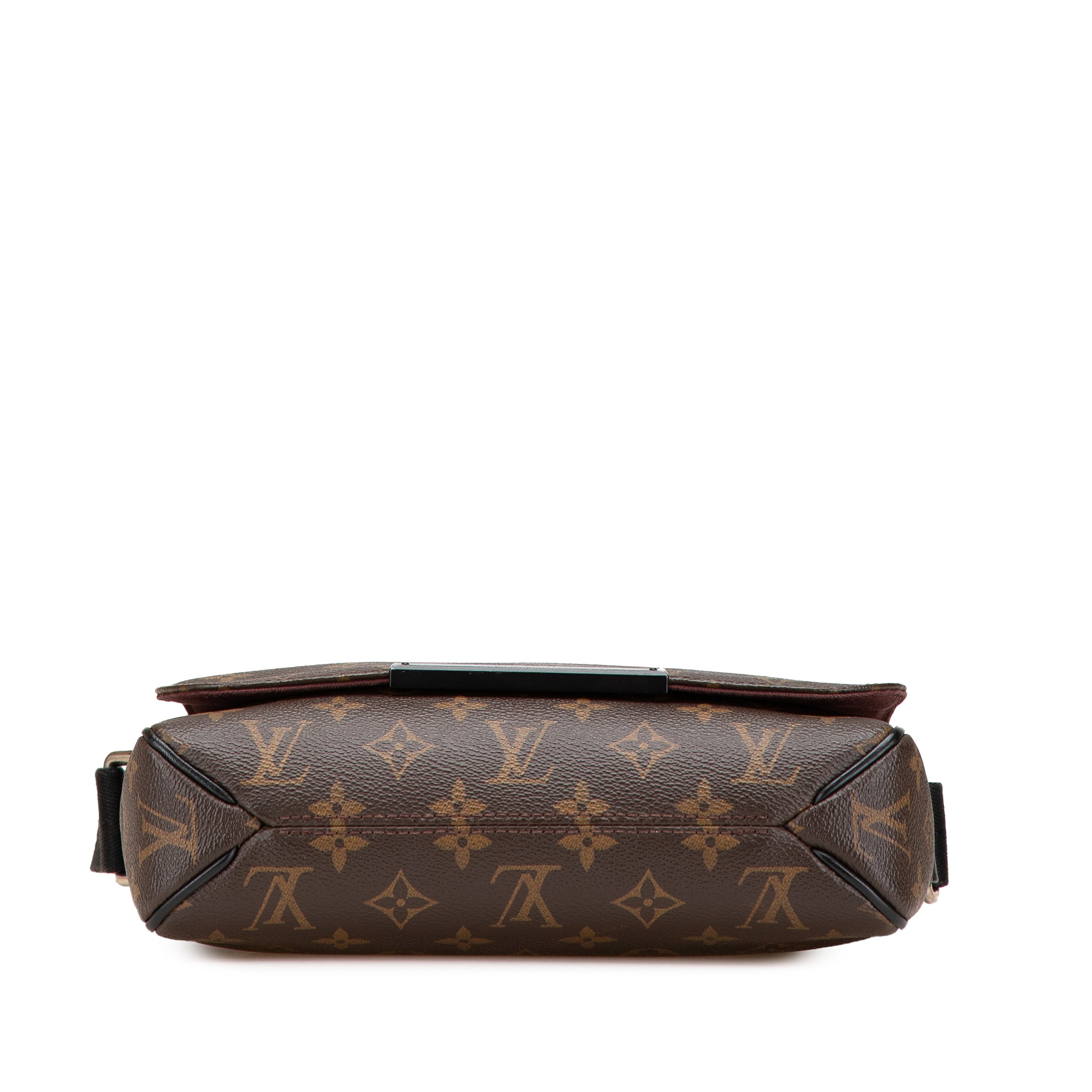 Monogram Macassar District PM