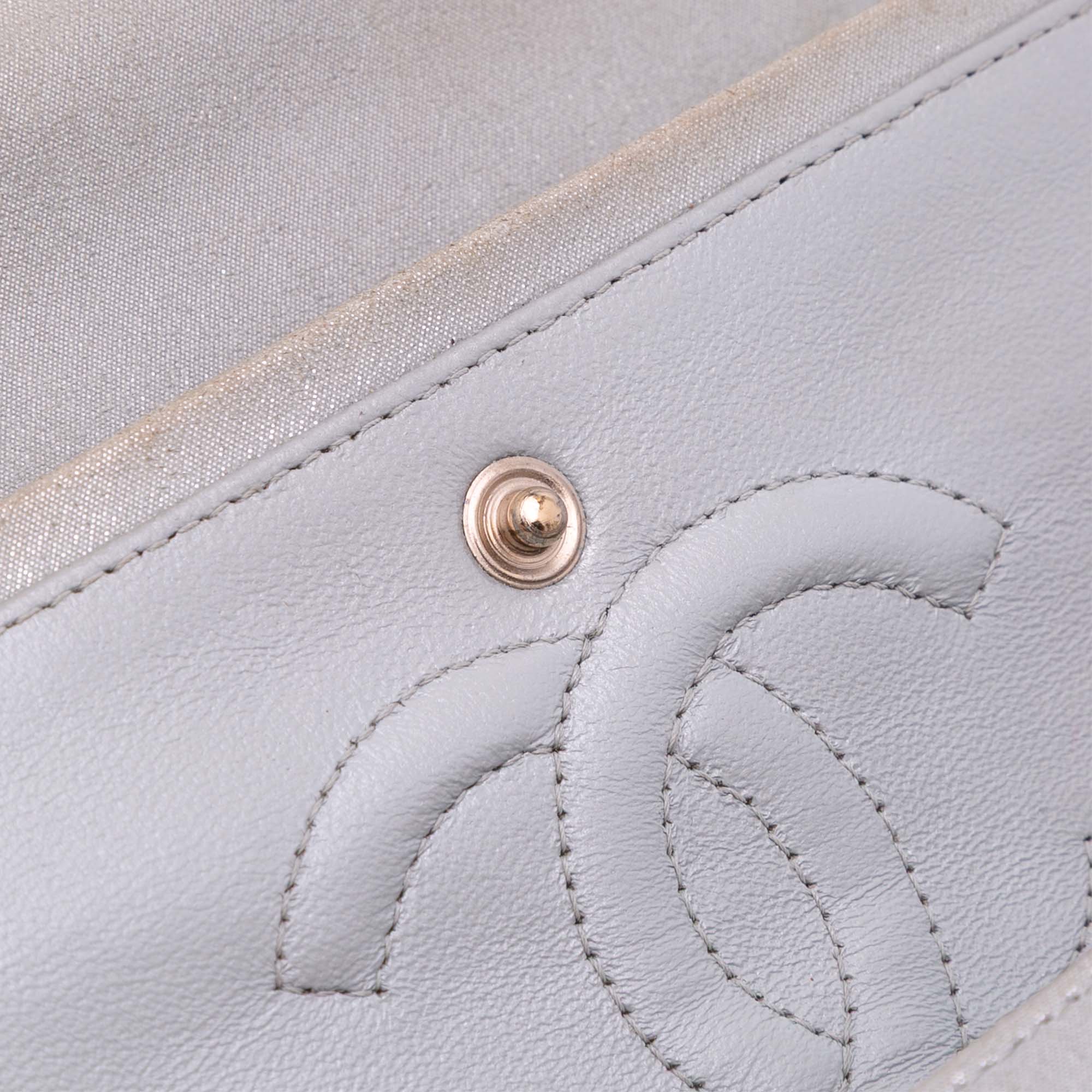 Medium Classic Iridescent Lambskin Double Flap