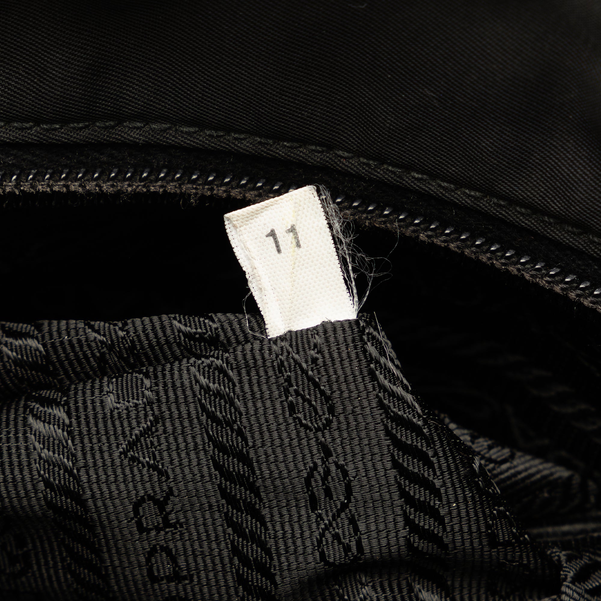 Tessuto Buckle Messenger Bag