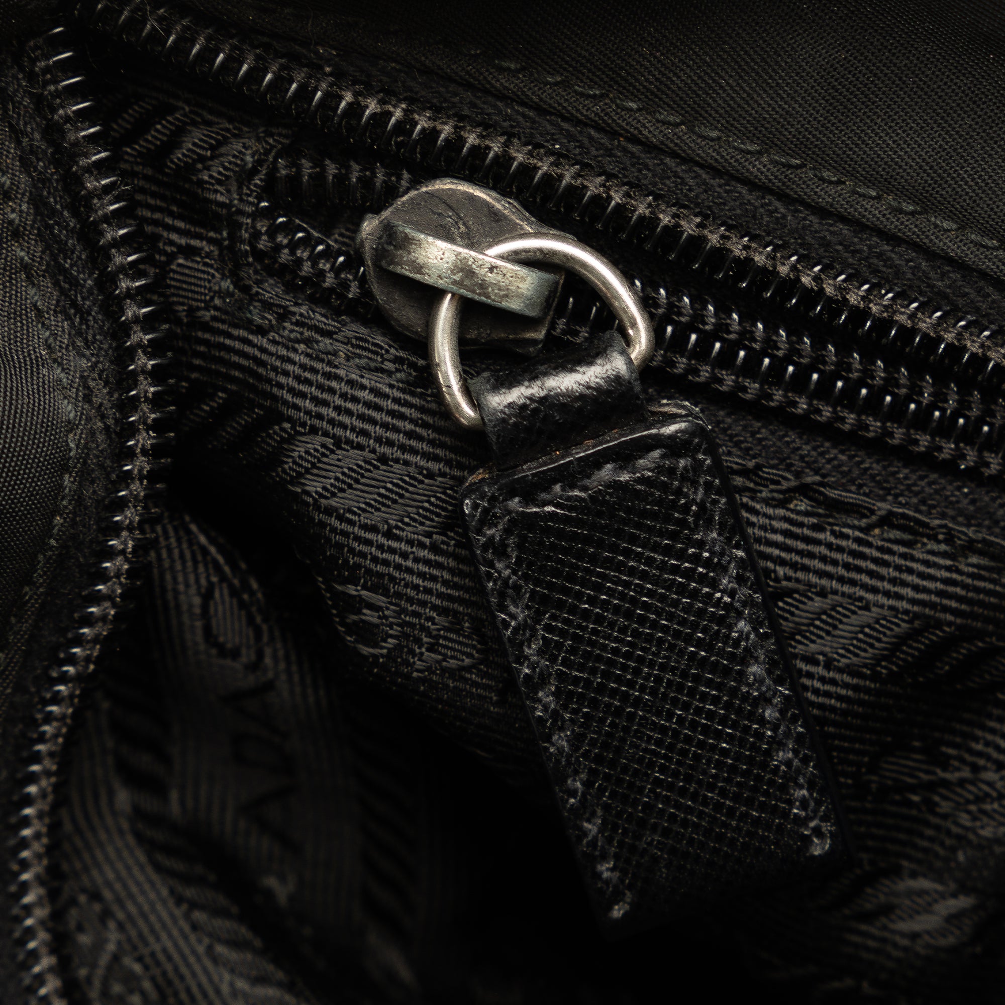 Tessuto Buckle Messenger Bag