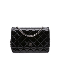 CC Quilted Patent Wallet On Chain