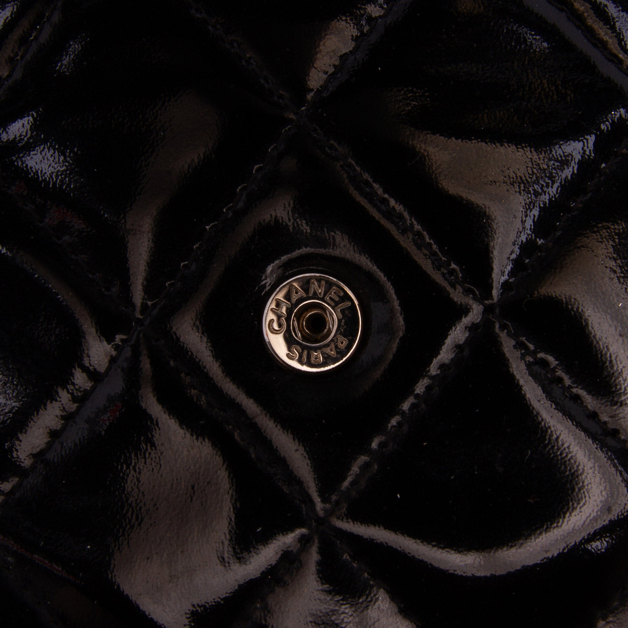 CC Quilted Patent Wallet On Chain