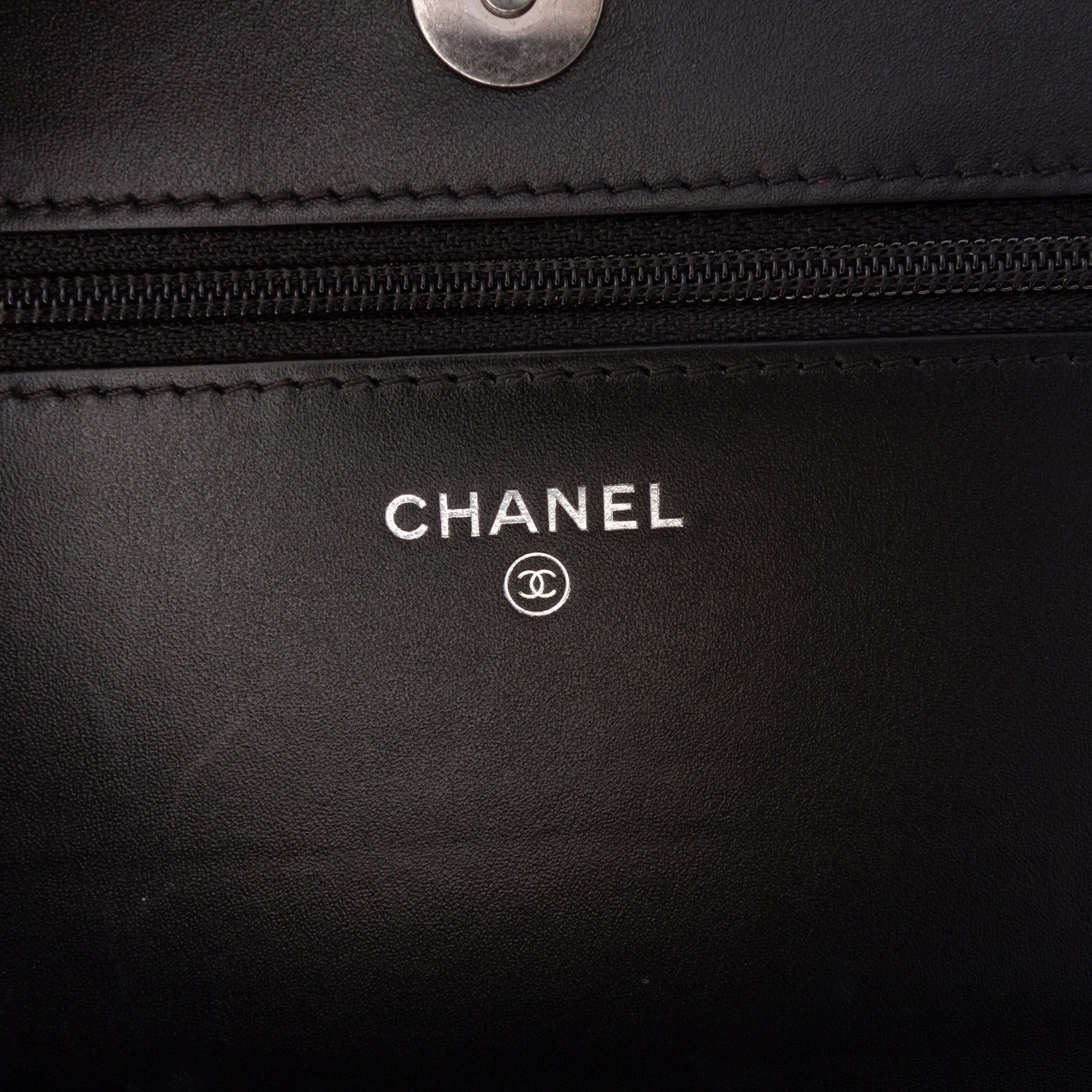 Calfskin Chain 20s Signe Wallet on Chain