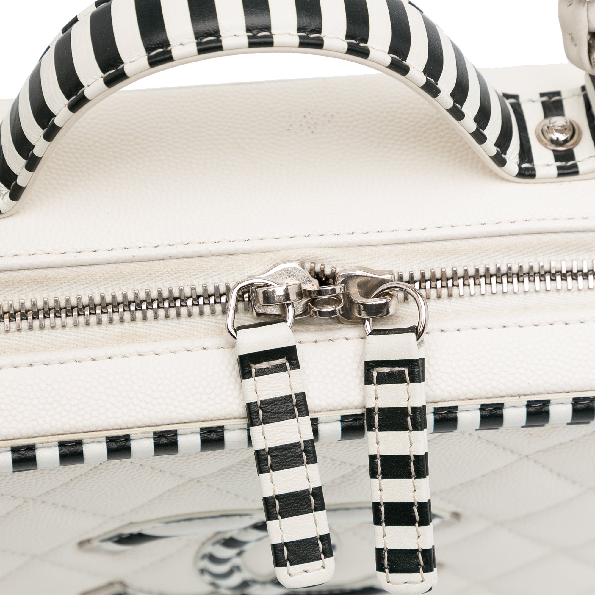 Medium Caviar CC Filigree Vanity Case