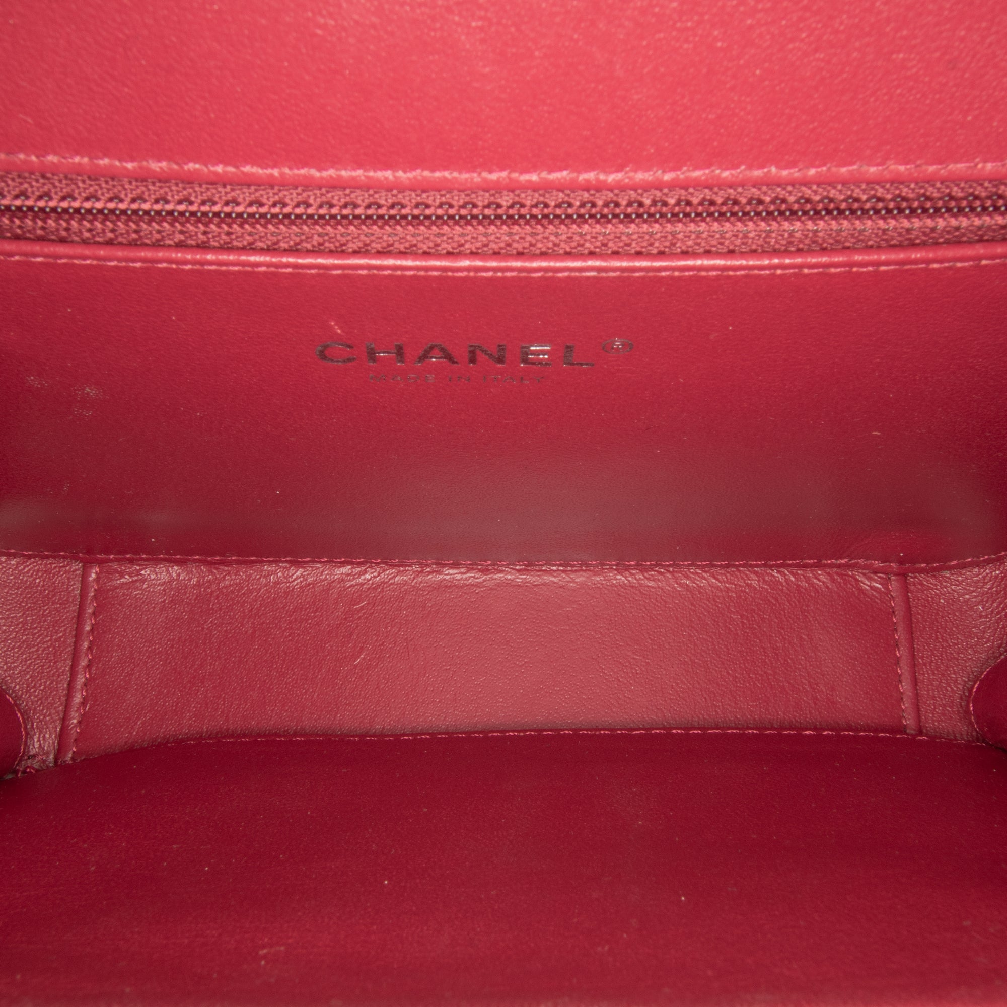 Medium Caviar CC Filigree Vanity Case