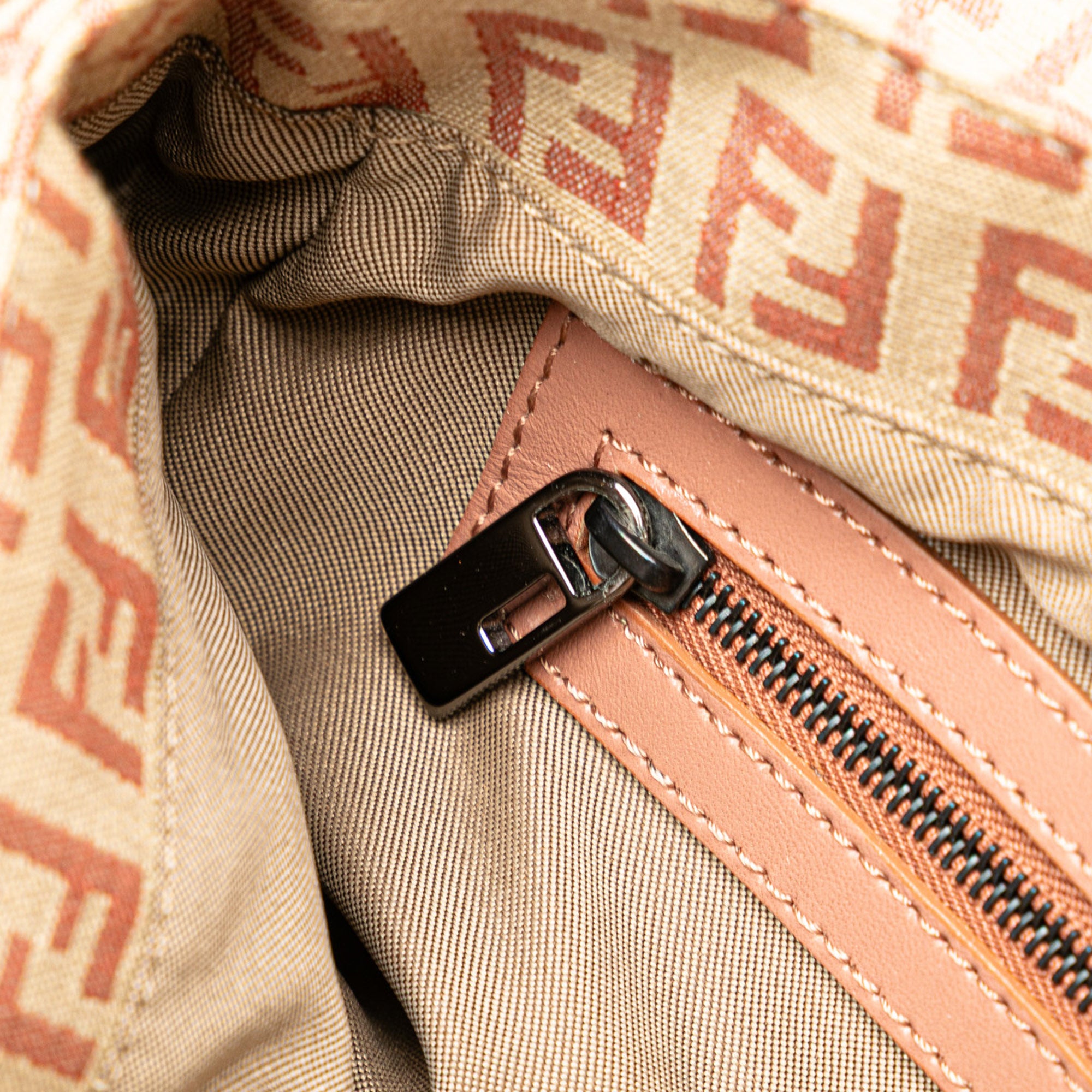 Zucchino Canvas Crossbody