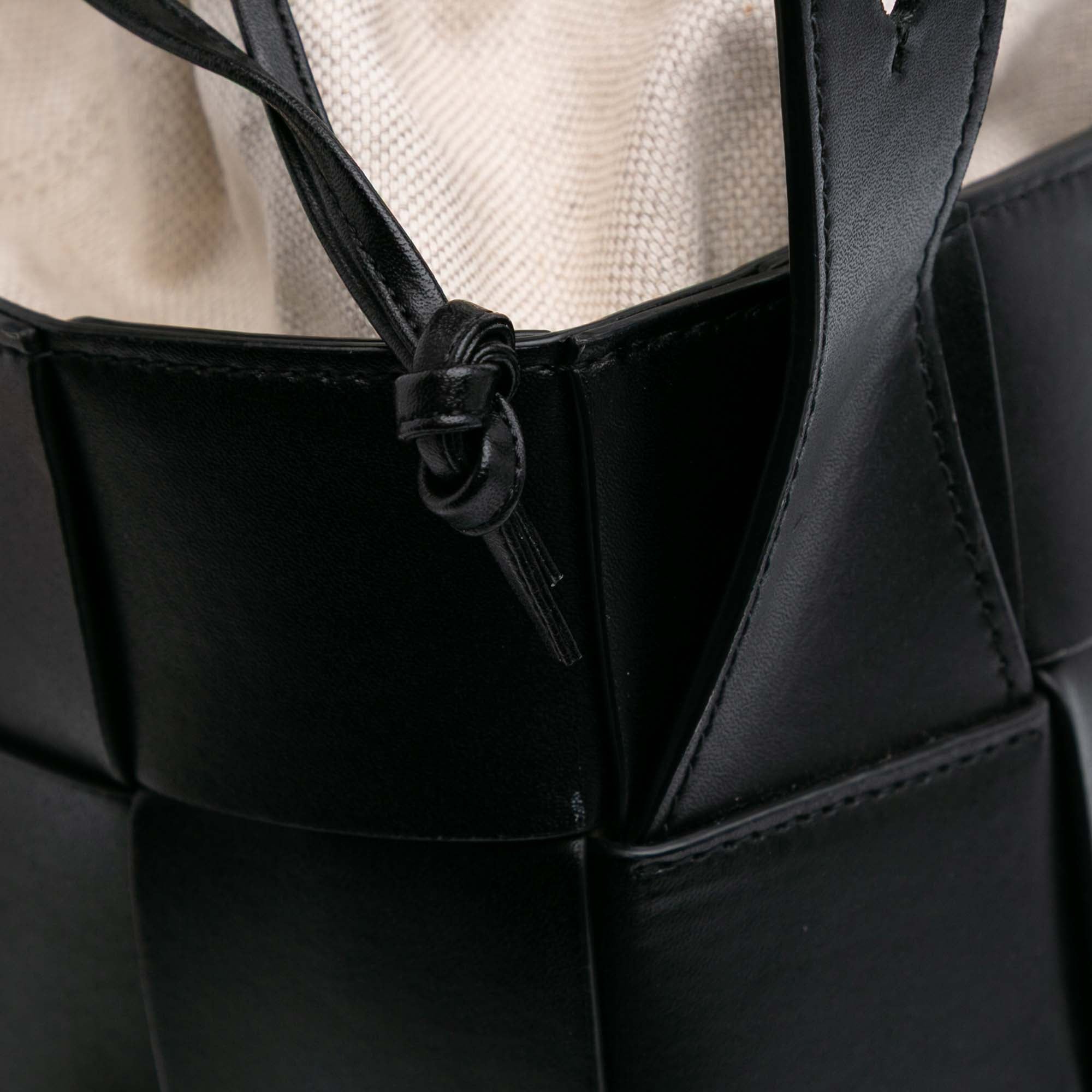 Nappa Intrecciato Casette Lantern Bucket
