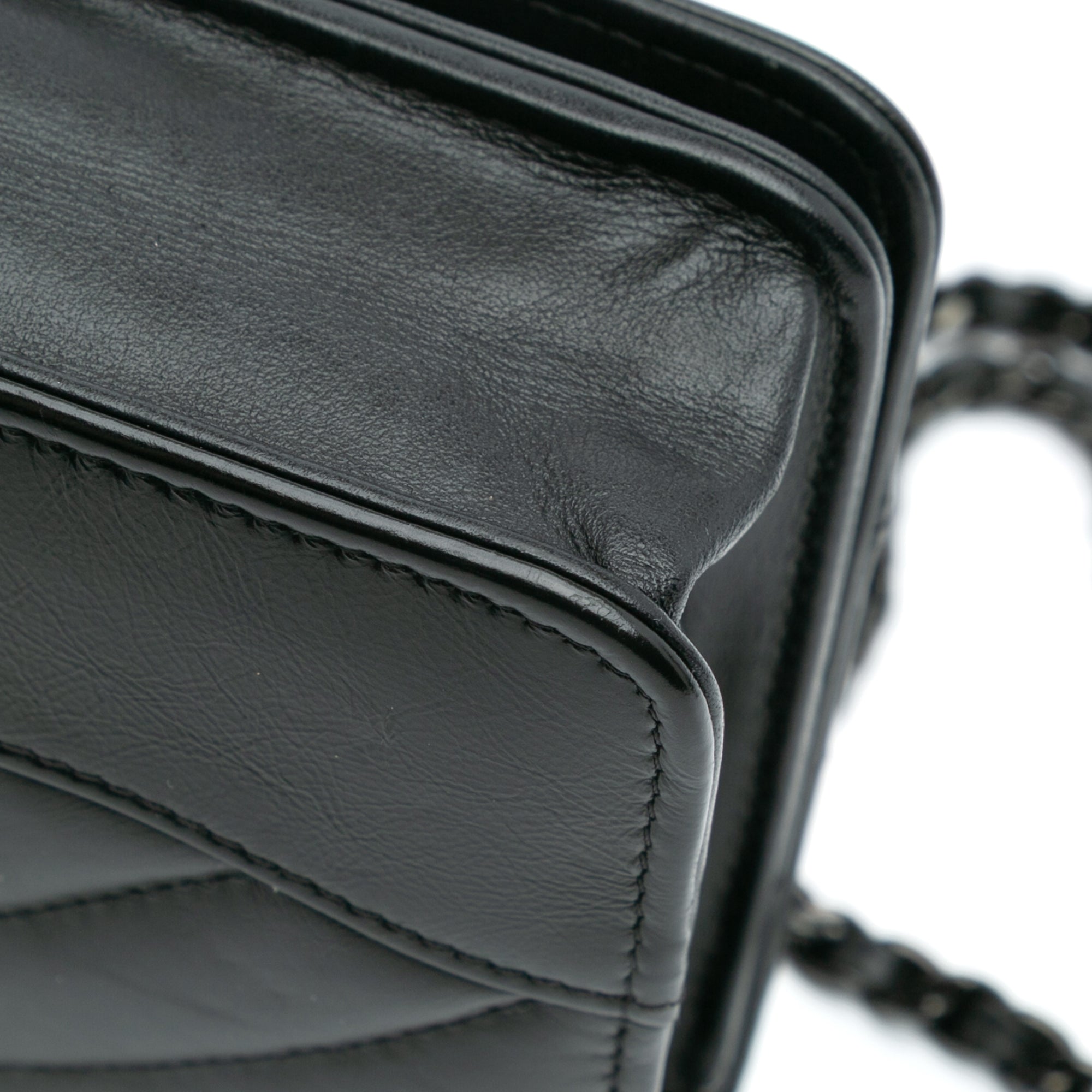 Chevron Aged Calfskin Gabrielle Wallet On Chain