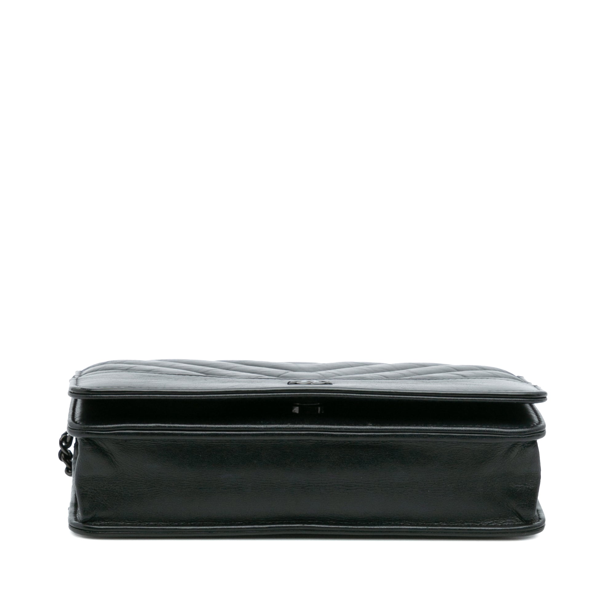 Chevron Aged Calfskin Gabrielle Wallet On Chain