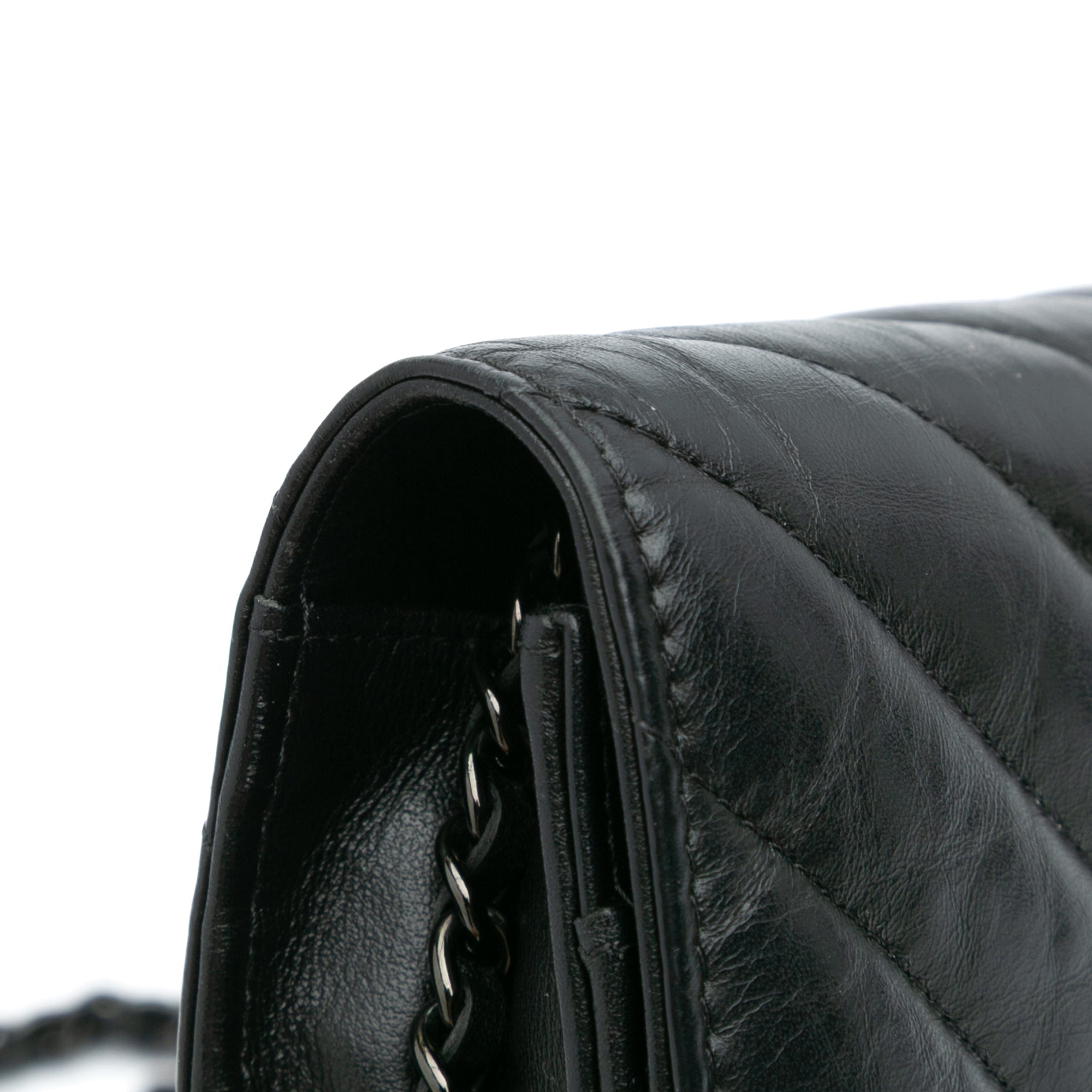 Chevron Aged Calfskin Gabrielle Wallet On Chain