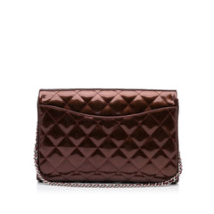 Quilted Patent Clutch With Chain_3