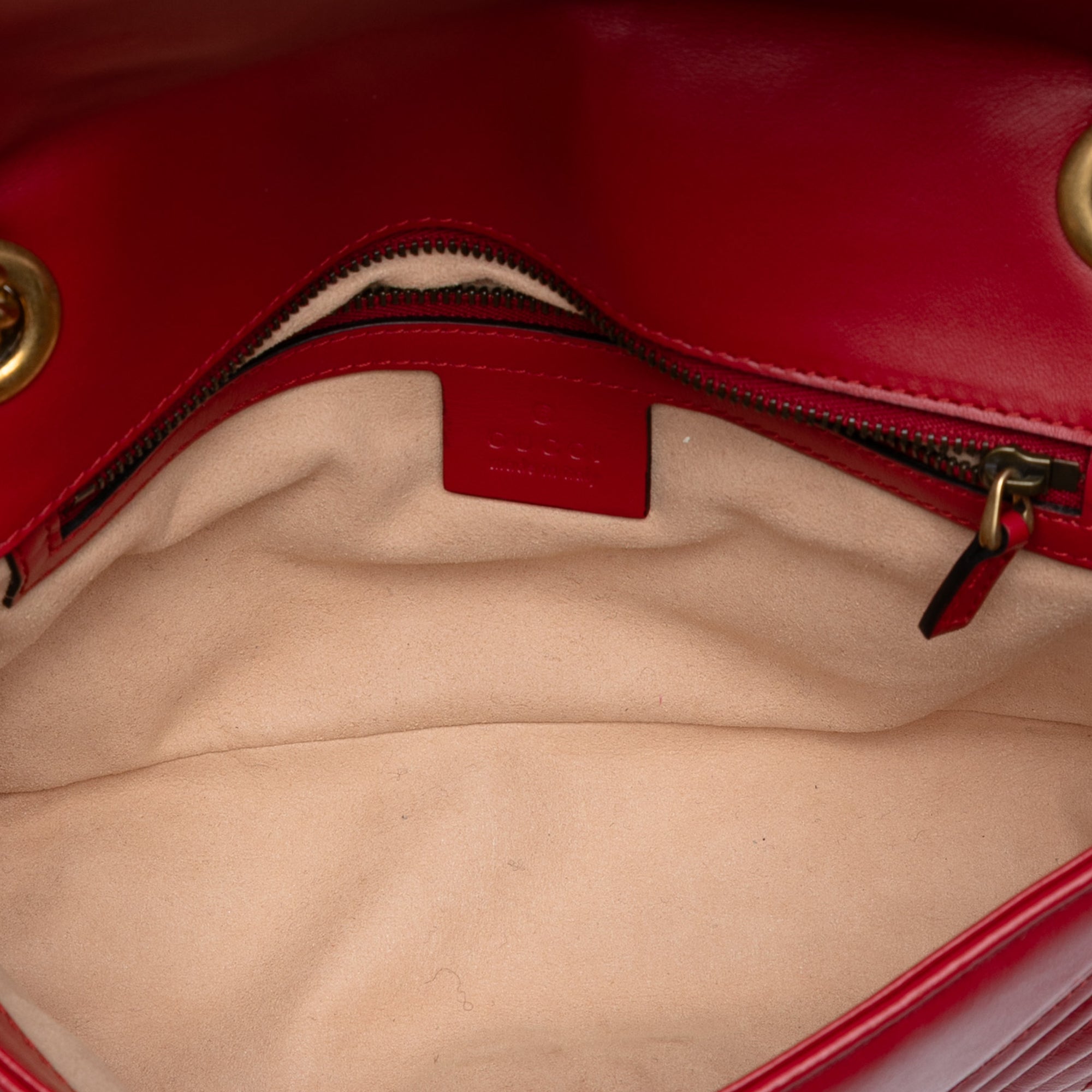 Medium GG Marmont Matelasse Leather Shoulder Bag