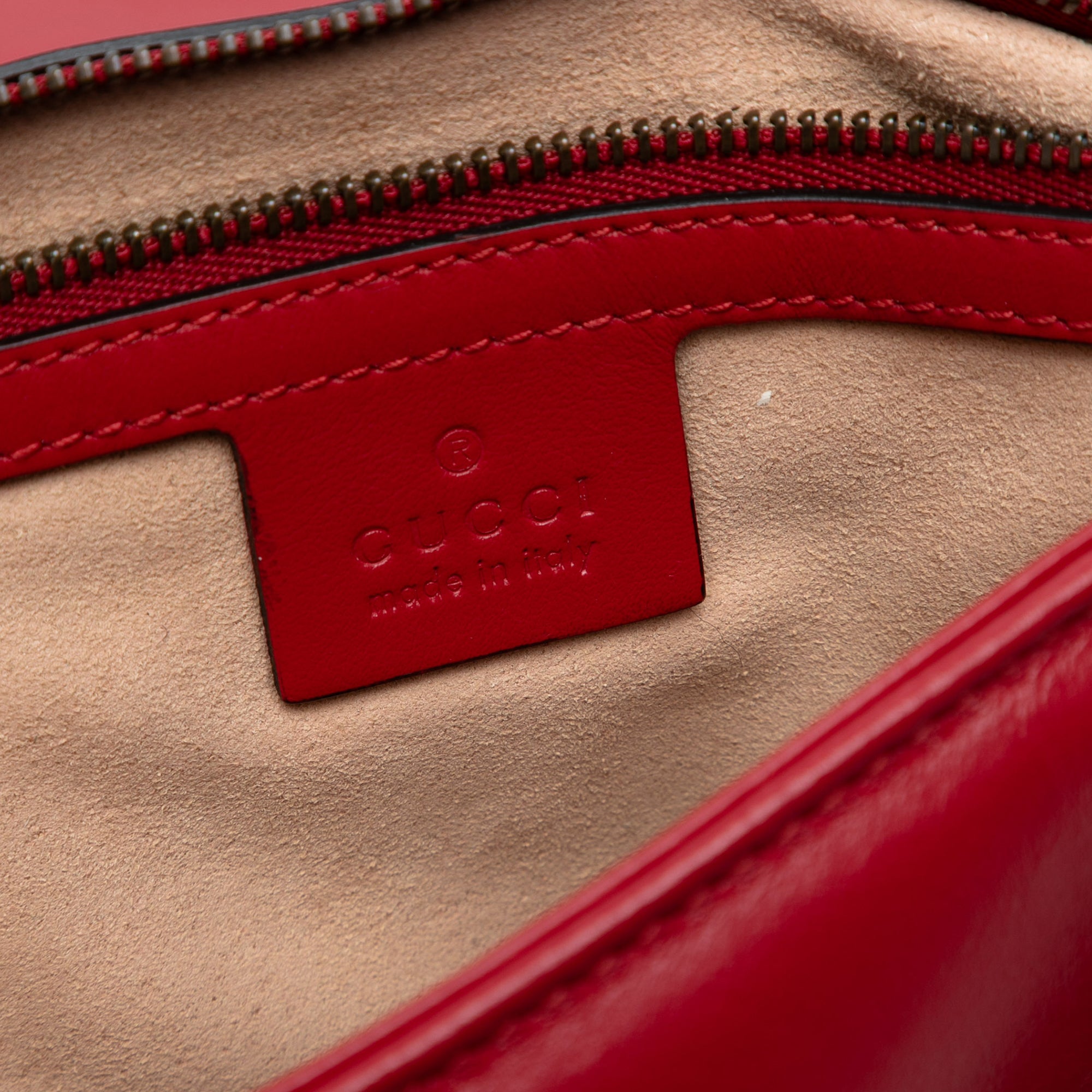 Medium GG Marmont Matelasse Leather Shoulder Bag