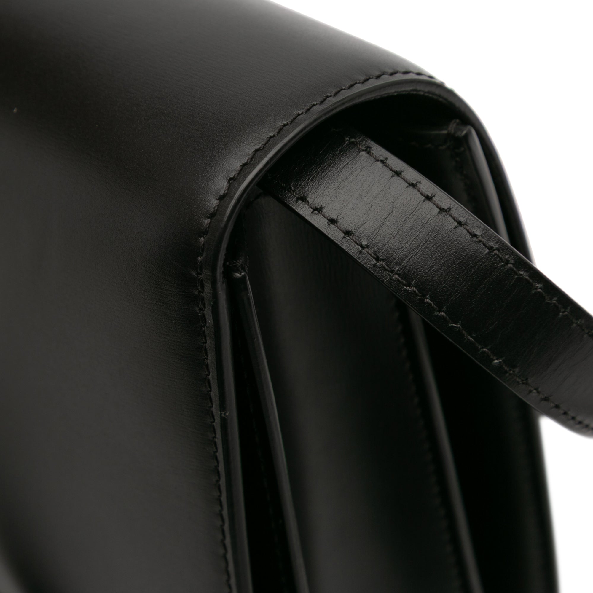 Medium Calfskin Classic Box