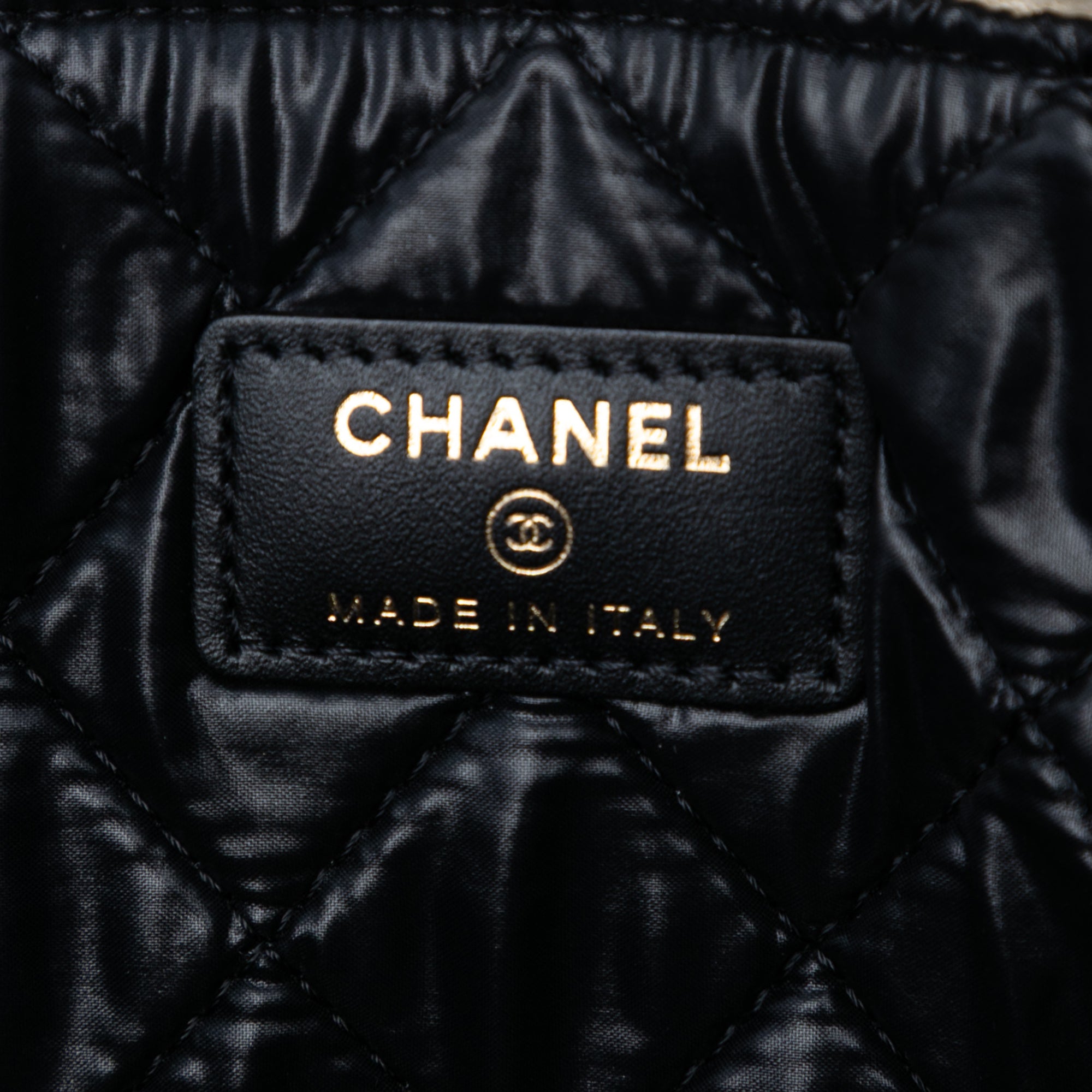 Medium Bicolor Caviar and Iridescent Calfskin O Case Clutch