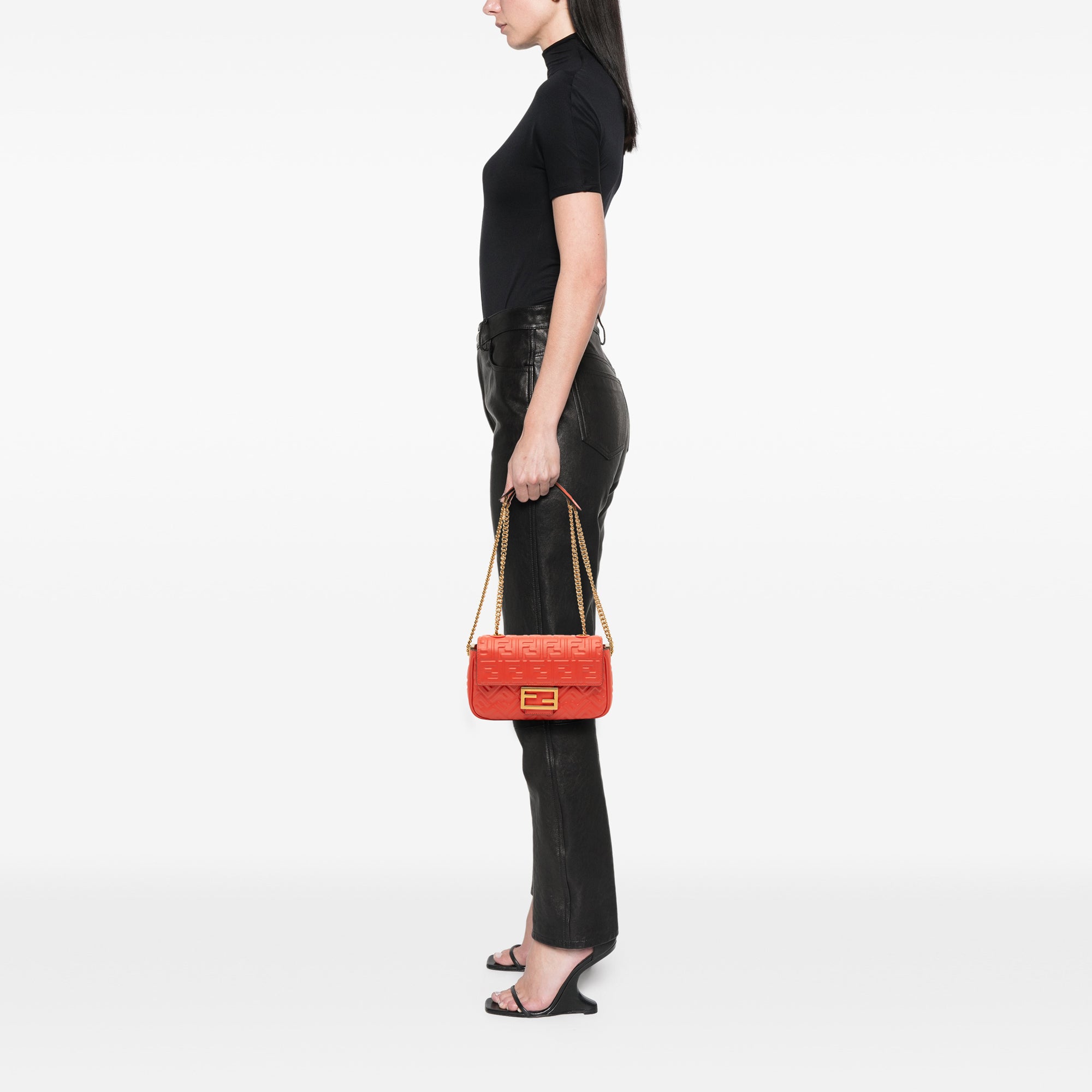 Zucca Embossed Leather Chain Midi Baguette