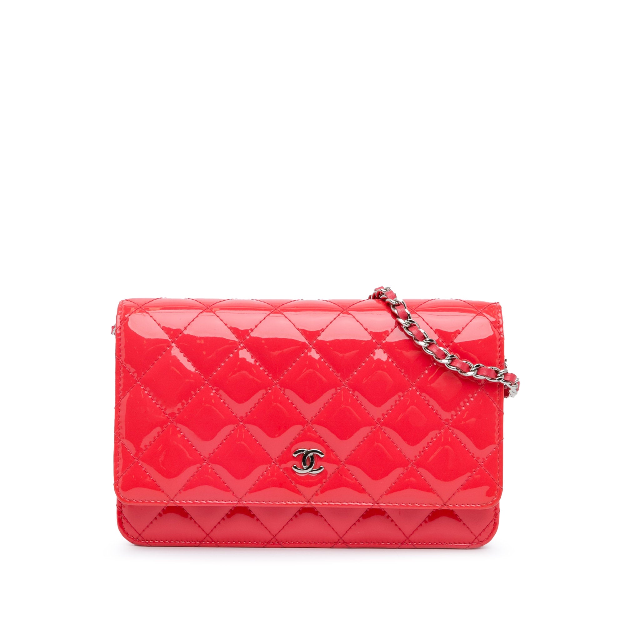 CC Quilted Patent Wallet on Chain_0