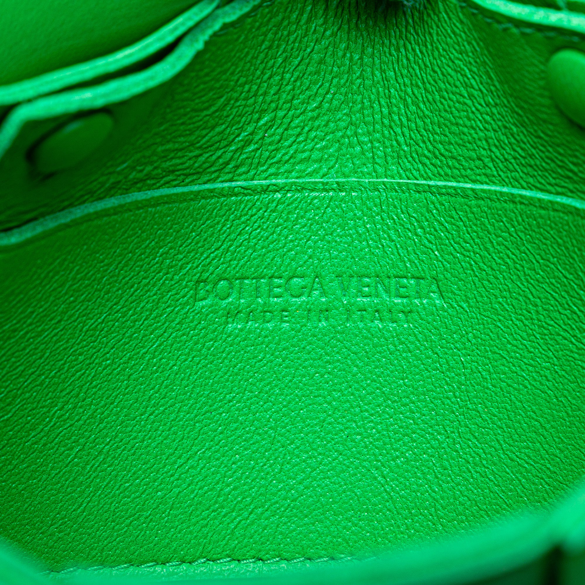 Candy Nappa Intrecciato Cassette Crossbody