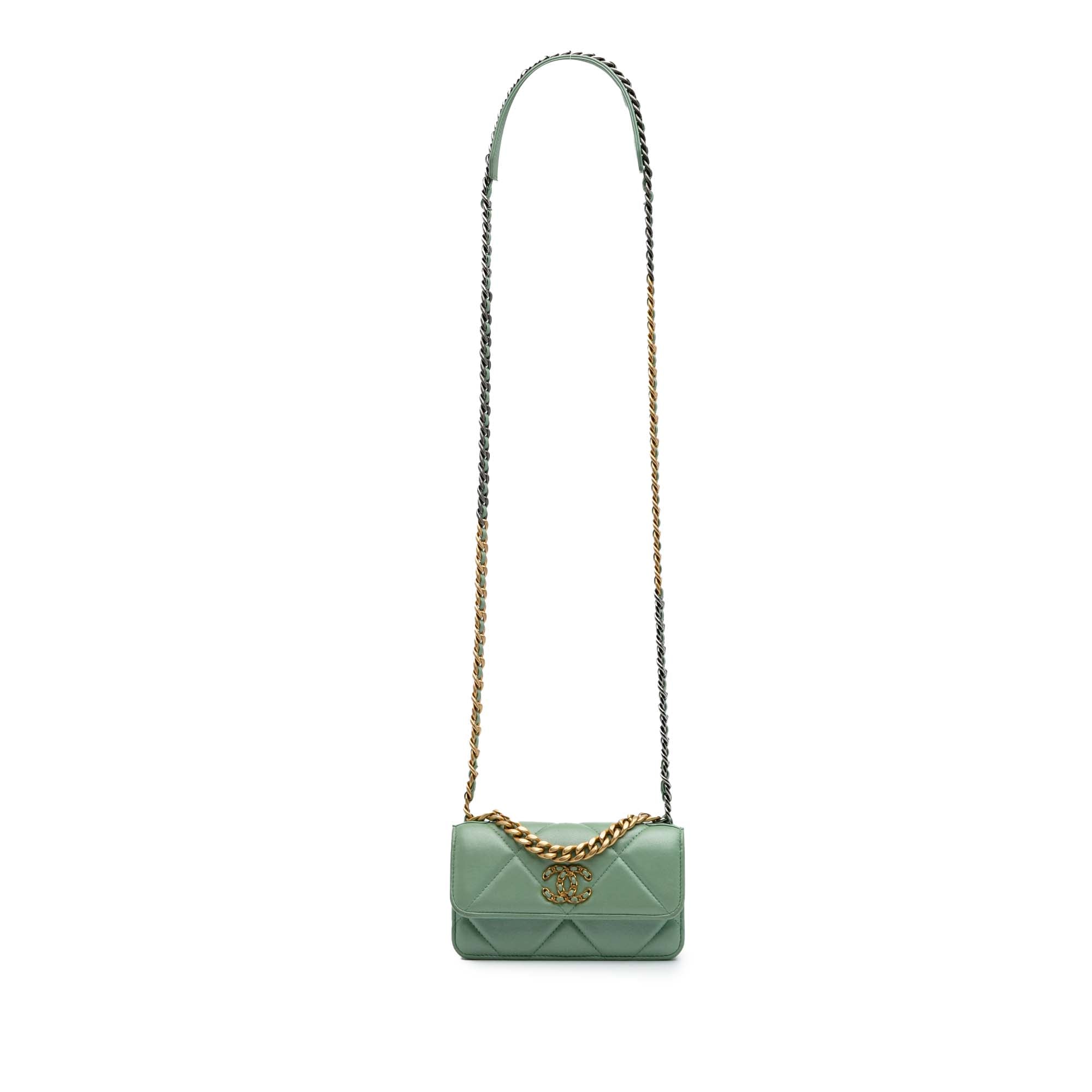 Quilted Lambskin 19 Wallet on Chain