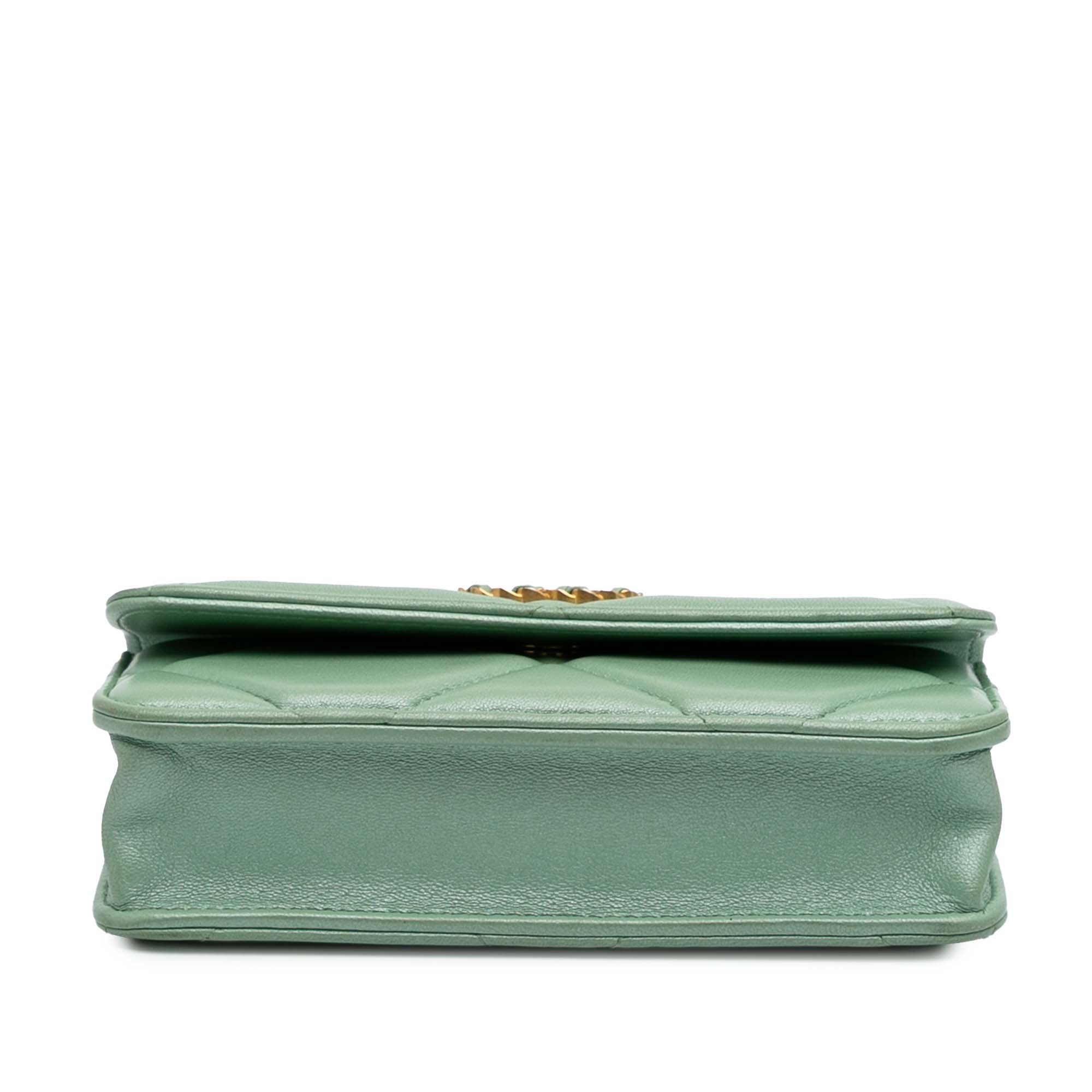 Quilted Lambskin 19 Wallet on Chain
