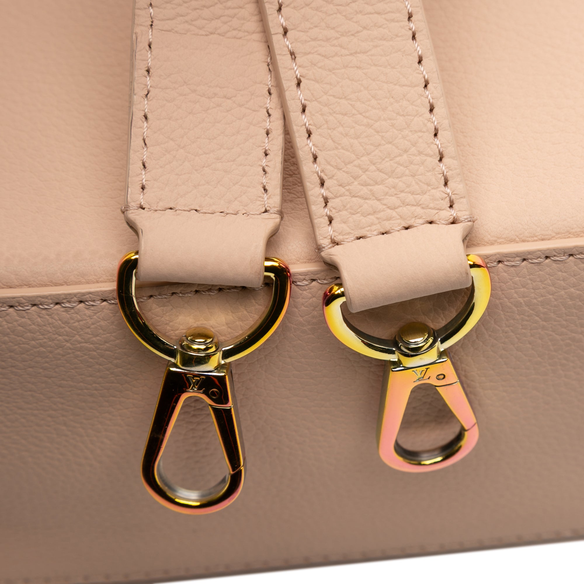 Grained Calfskin Capucines East West MM