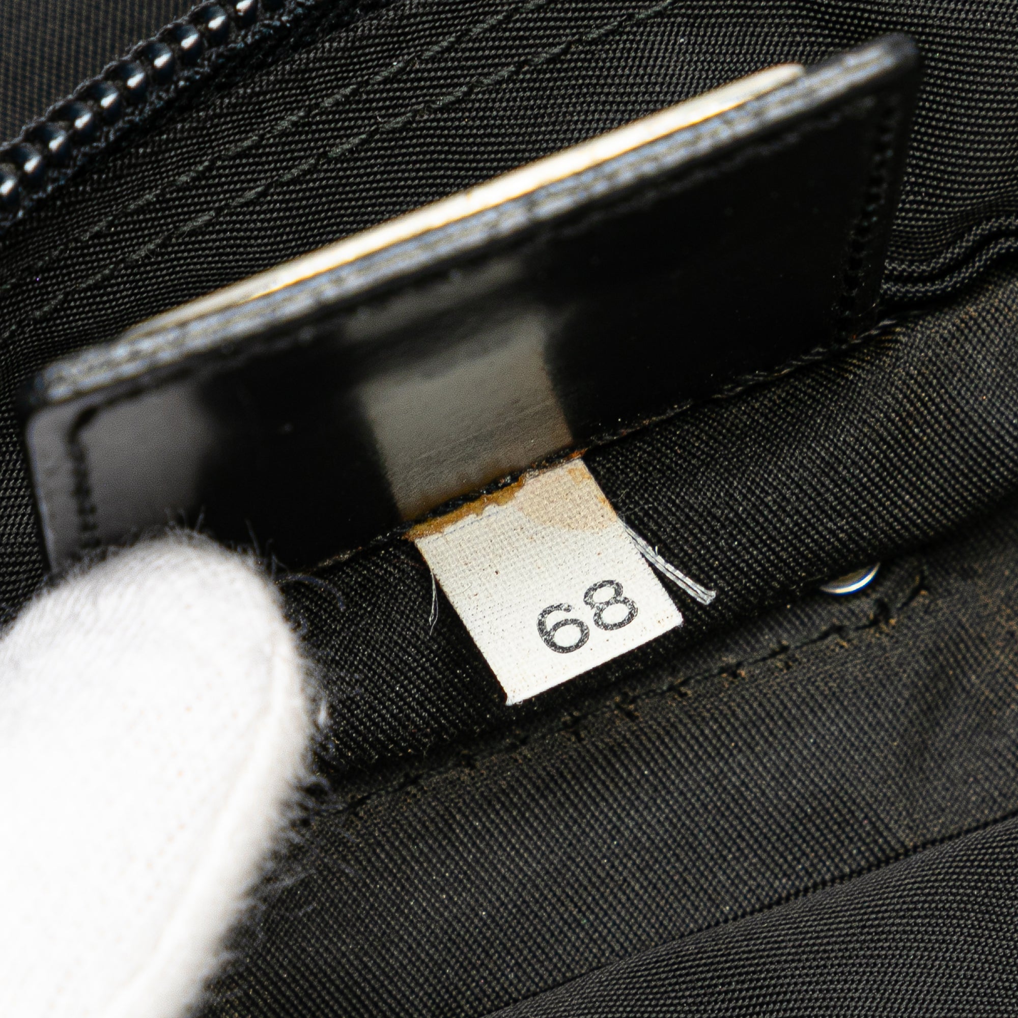 Tessuto Zip Top Crossbody