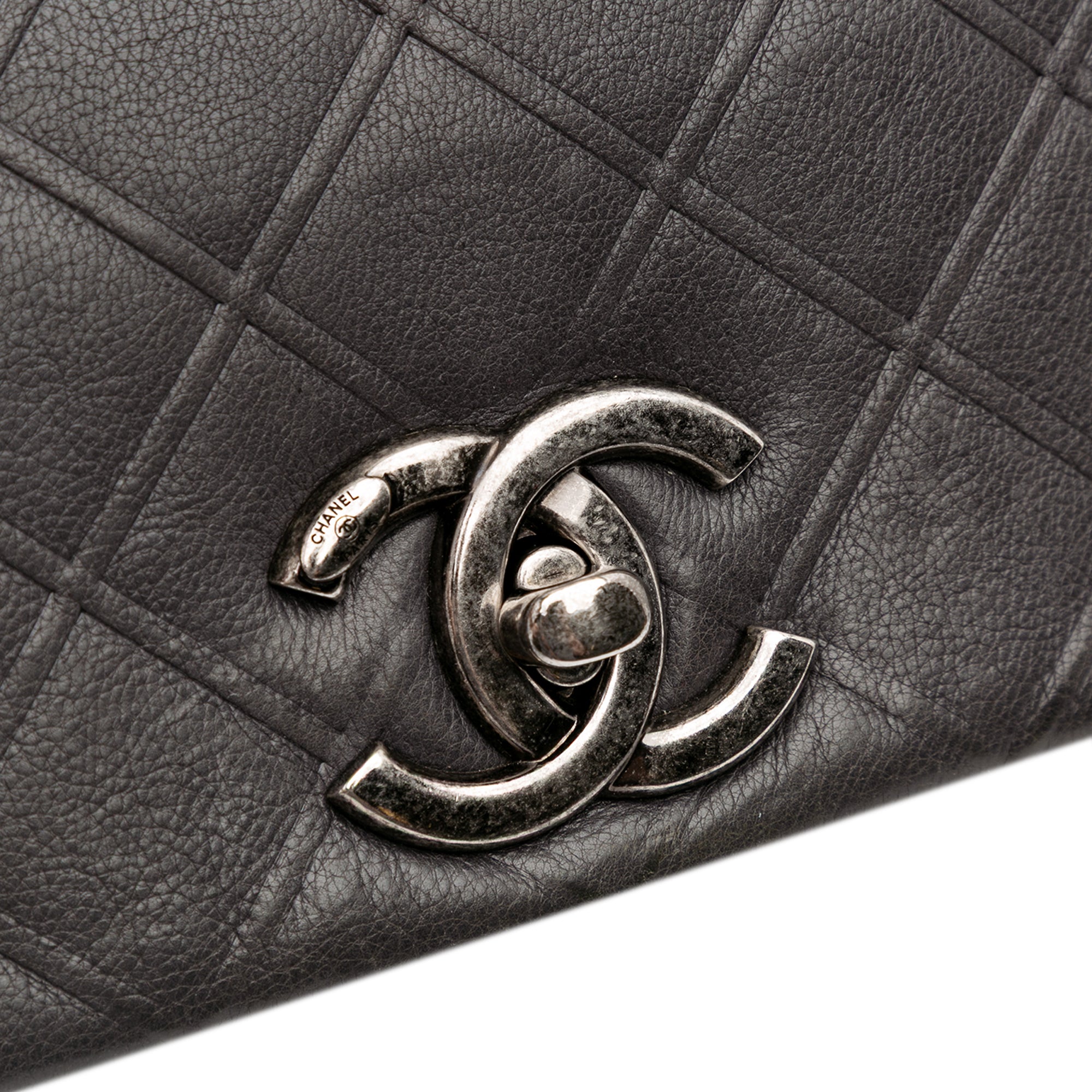 Paris Edinburgh Medium Diamond Embossed Calfskin New Chic Flap