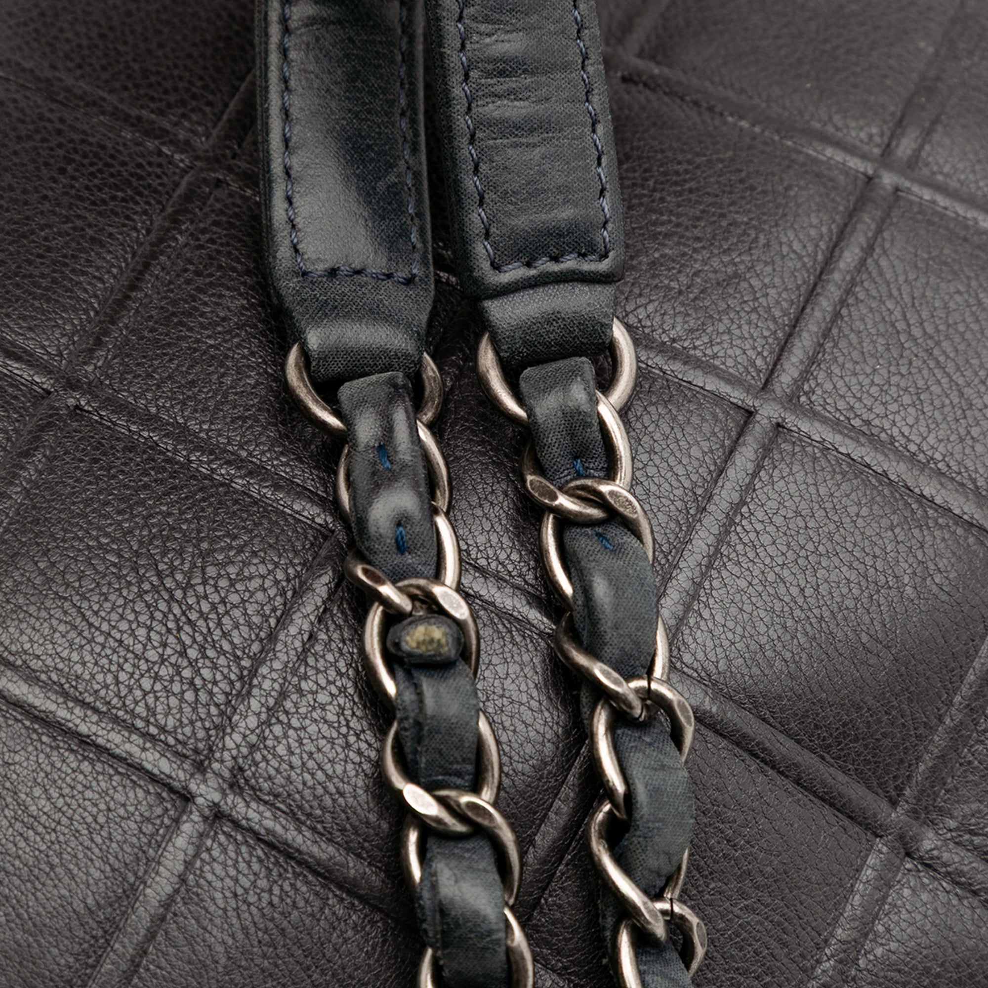 Paris Edinburgh Medium Diamond Embossed Calfskin New Chic Flap