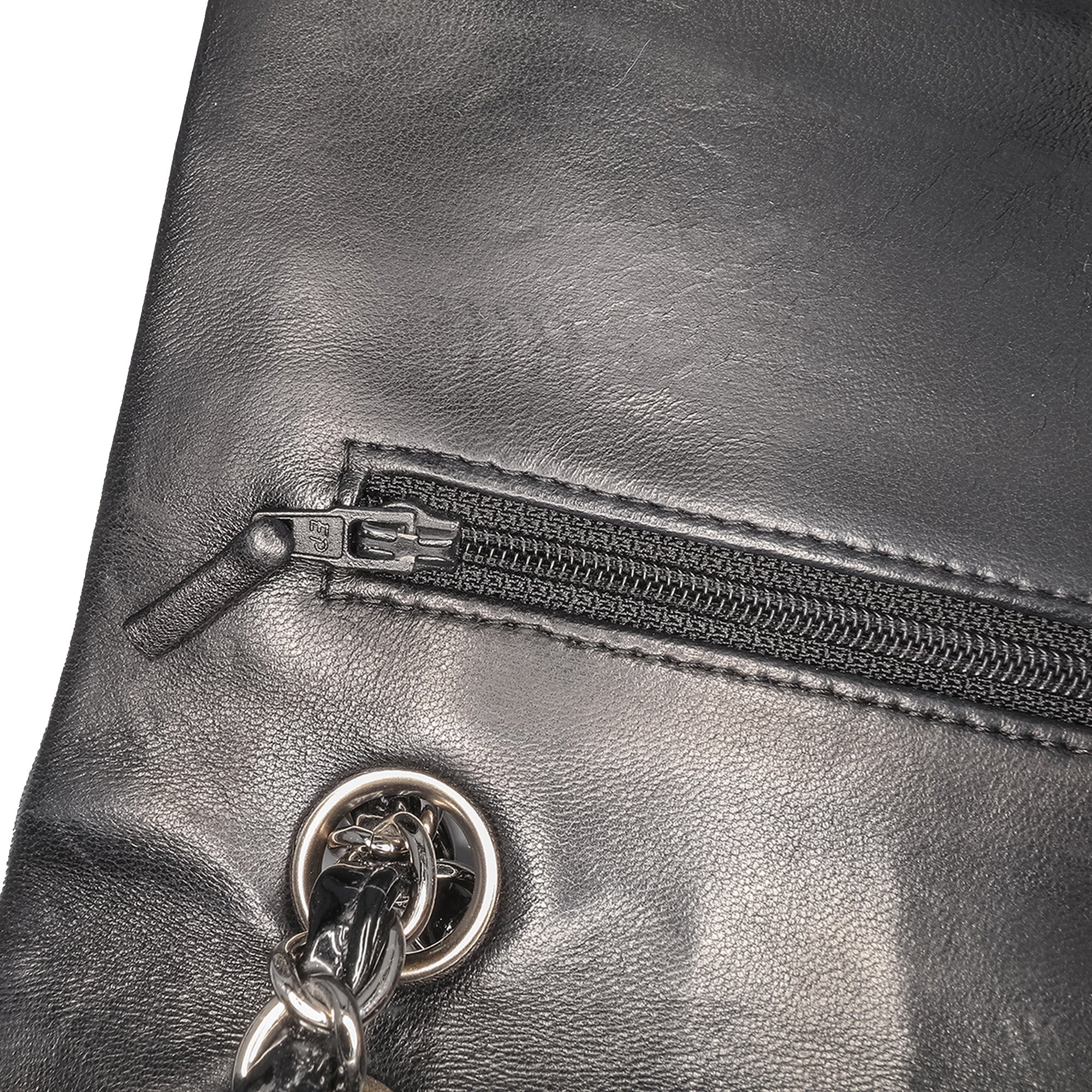 Medium Classic Patent Double Flap