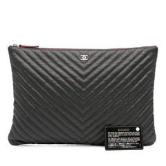 Large CC Chevron Caviar O Case Clutch