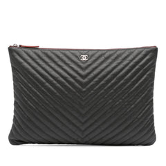 Large CC Chevron Caviar O Case Clutch